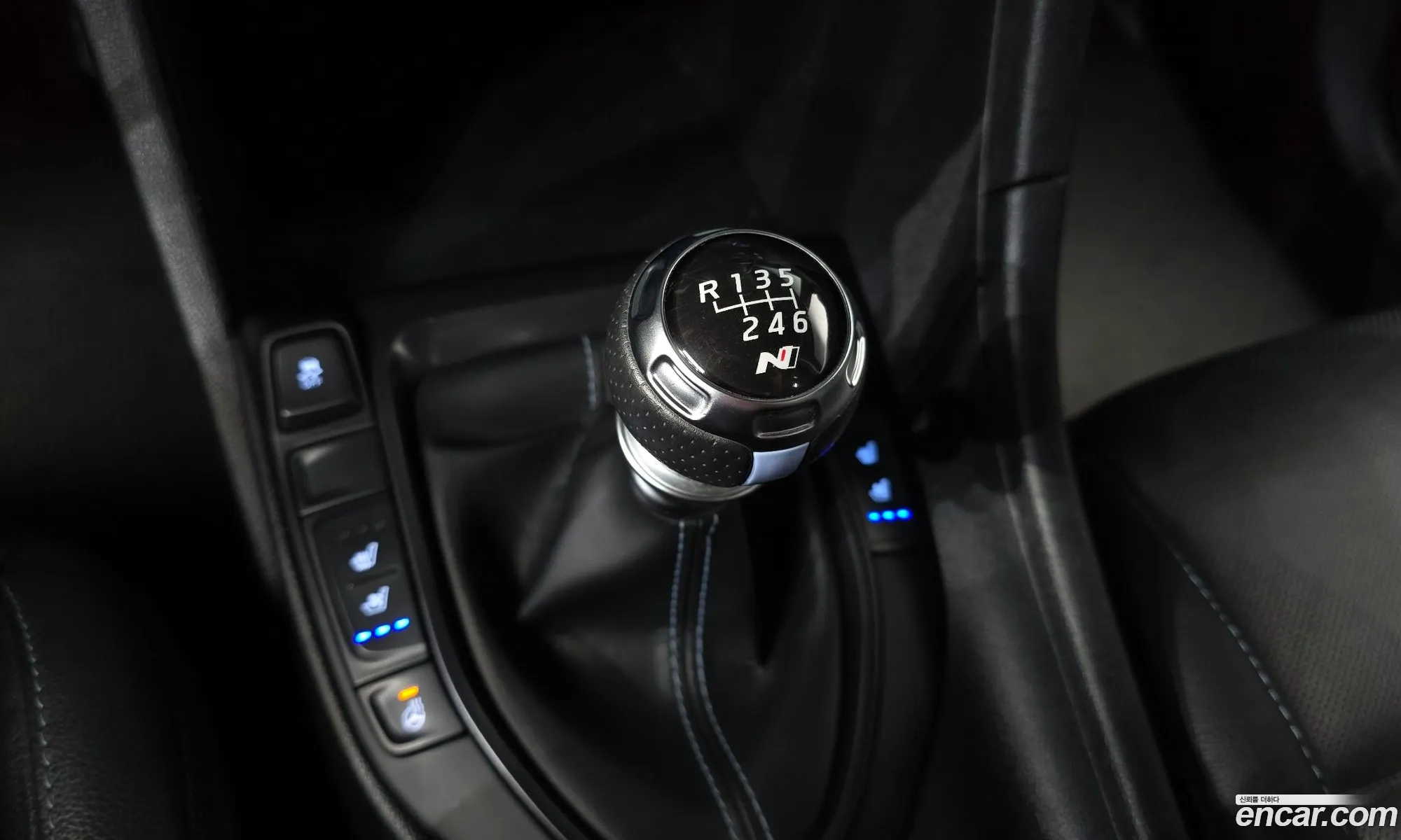 Hyundai Veloster 2019 — 16