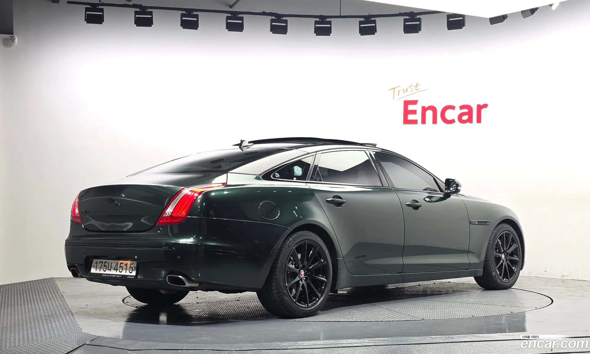 Jaguar XJ 2013 SAJAA2220ENV60401 — 19