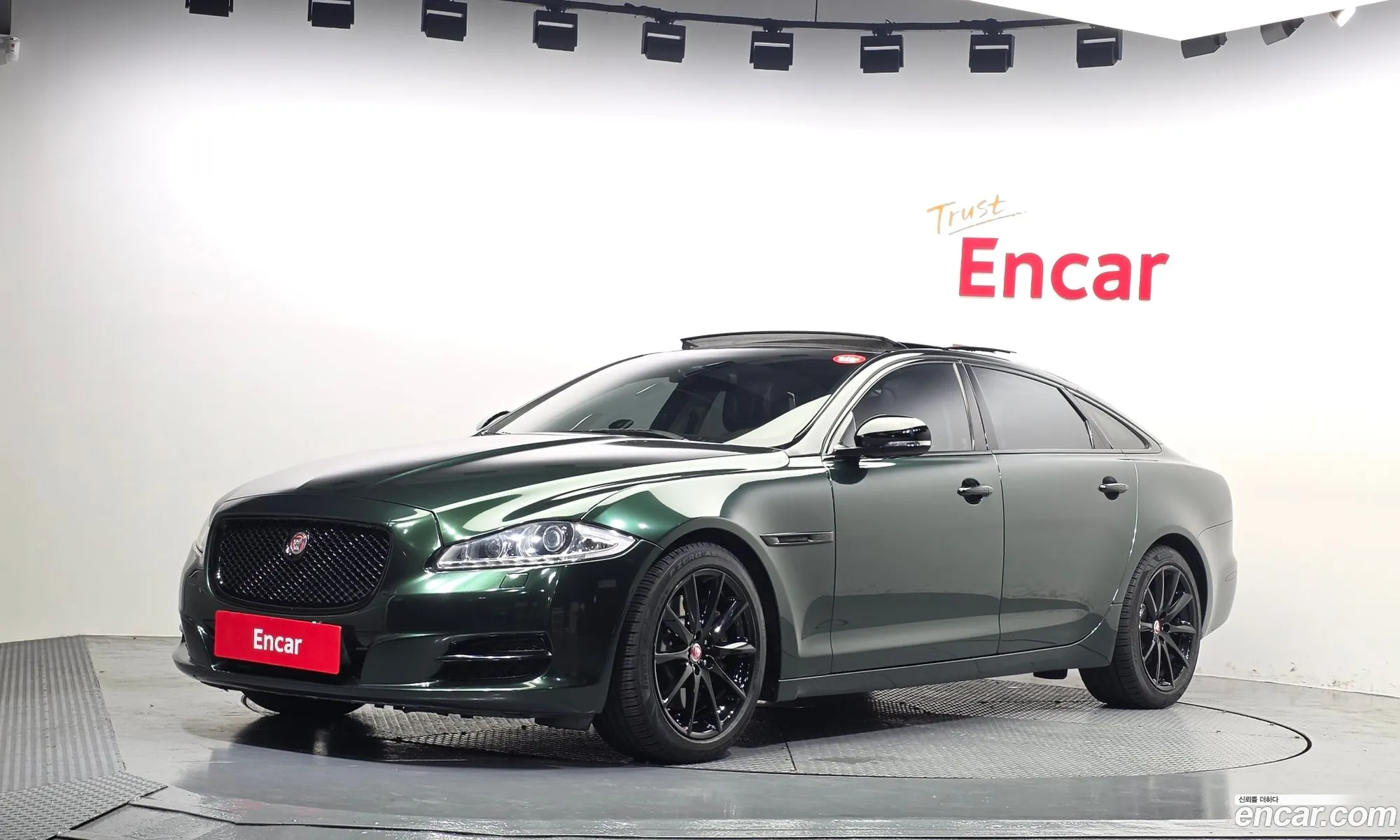 Jaguar XJ 2013 SAJAA2220ENV60401 — 10