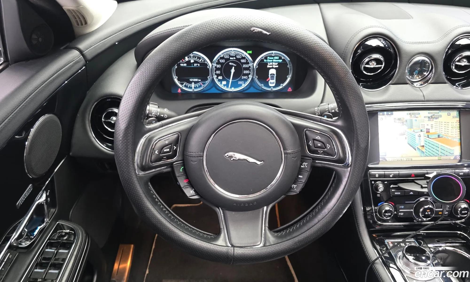 Jaguar XJ 2013 SAJAA2220ENV60401 — 11