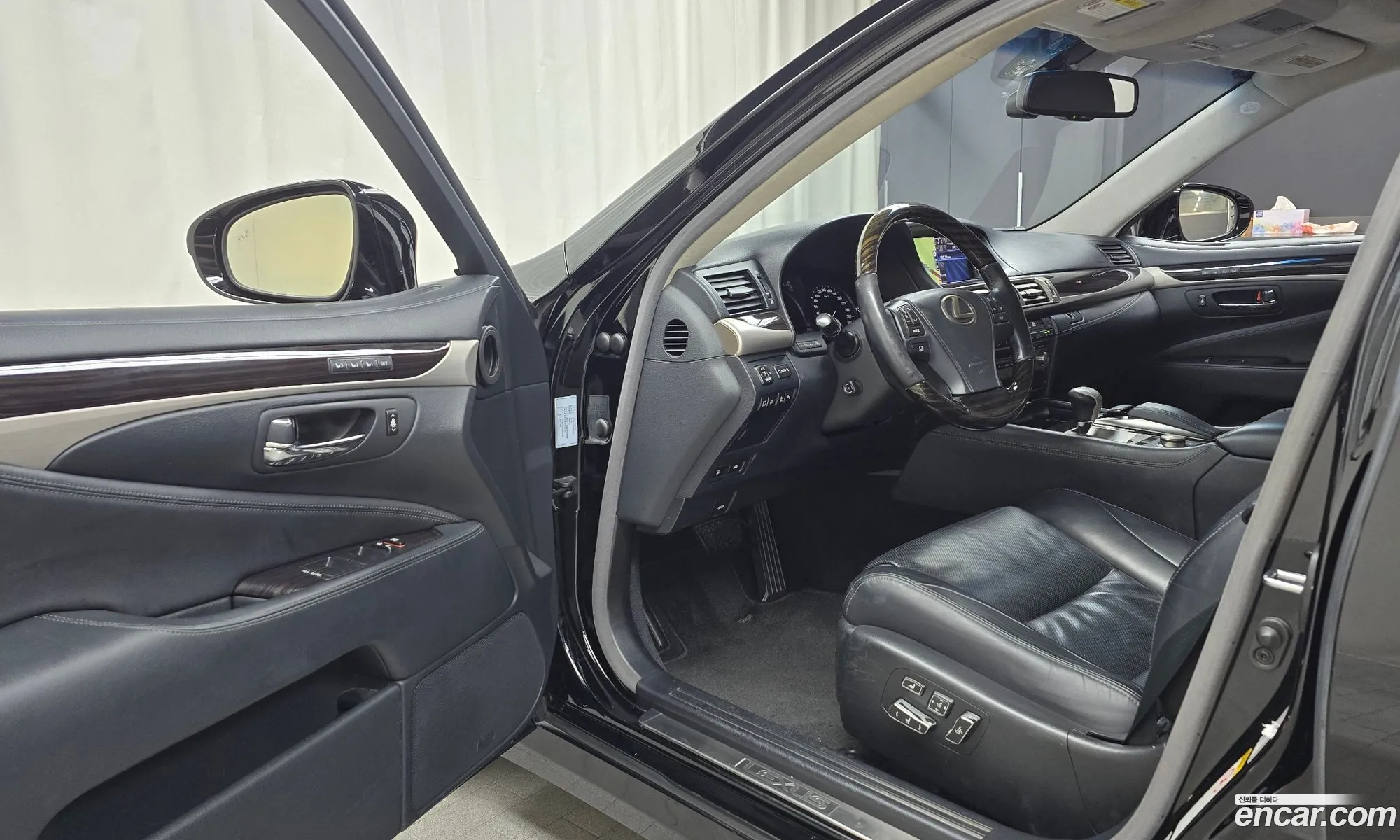 Lexus LS600hL 2013 JTHDU1EF6E5017564 — 20