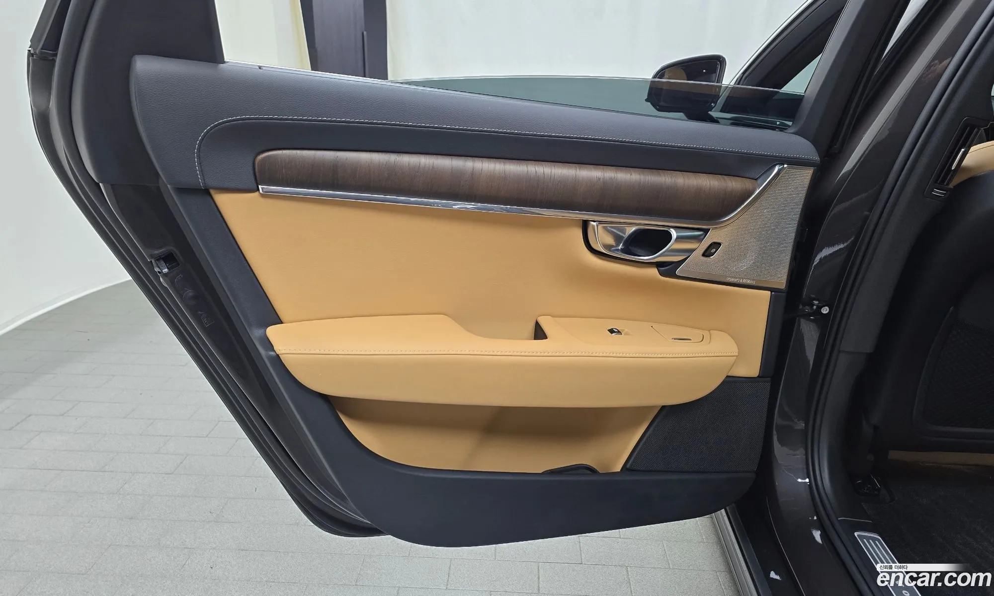 Volvo S90 2022 LVYPT0623PP326383 — 24