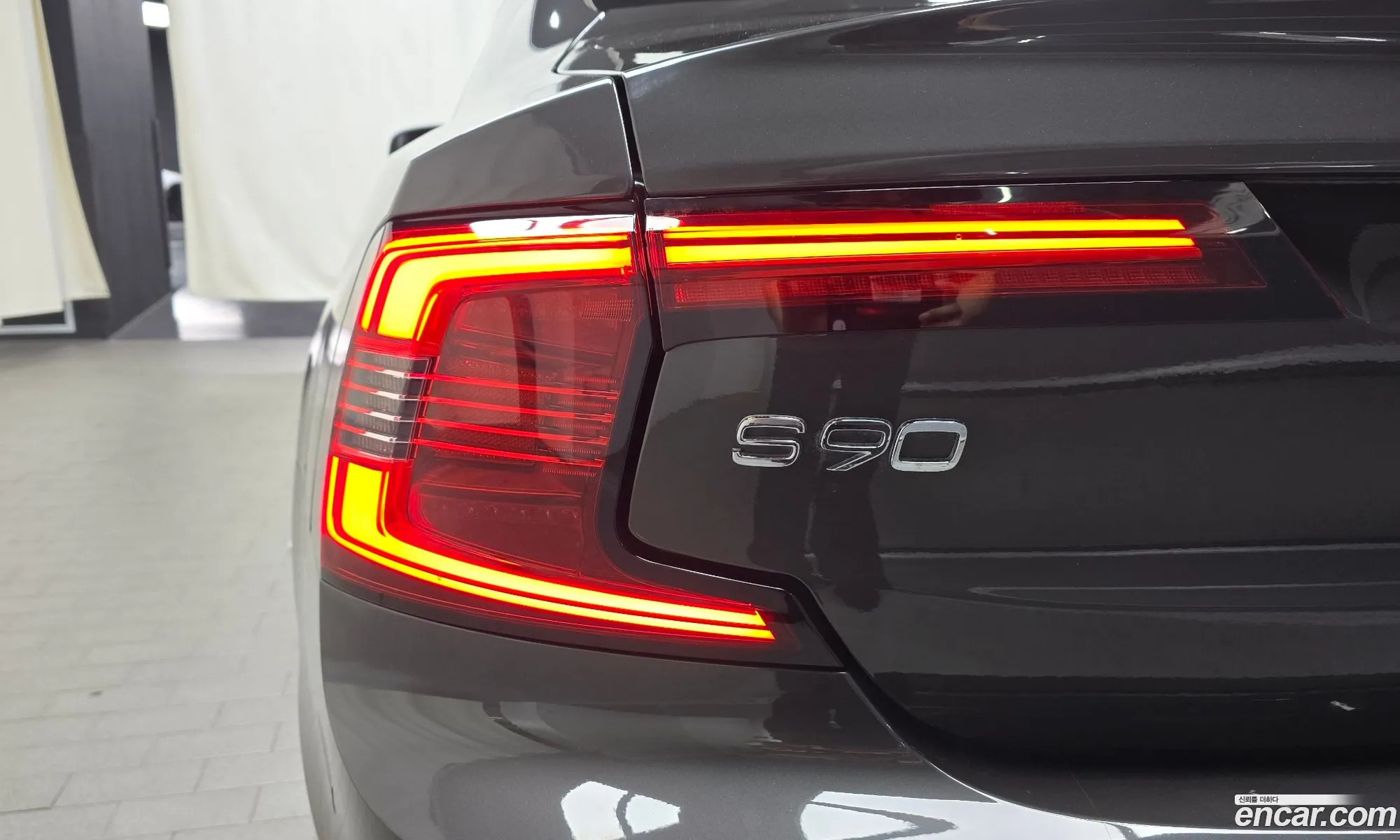 Volvo S90 2022 LVYPT0623PP326383 — 28