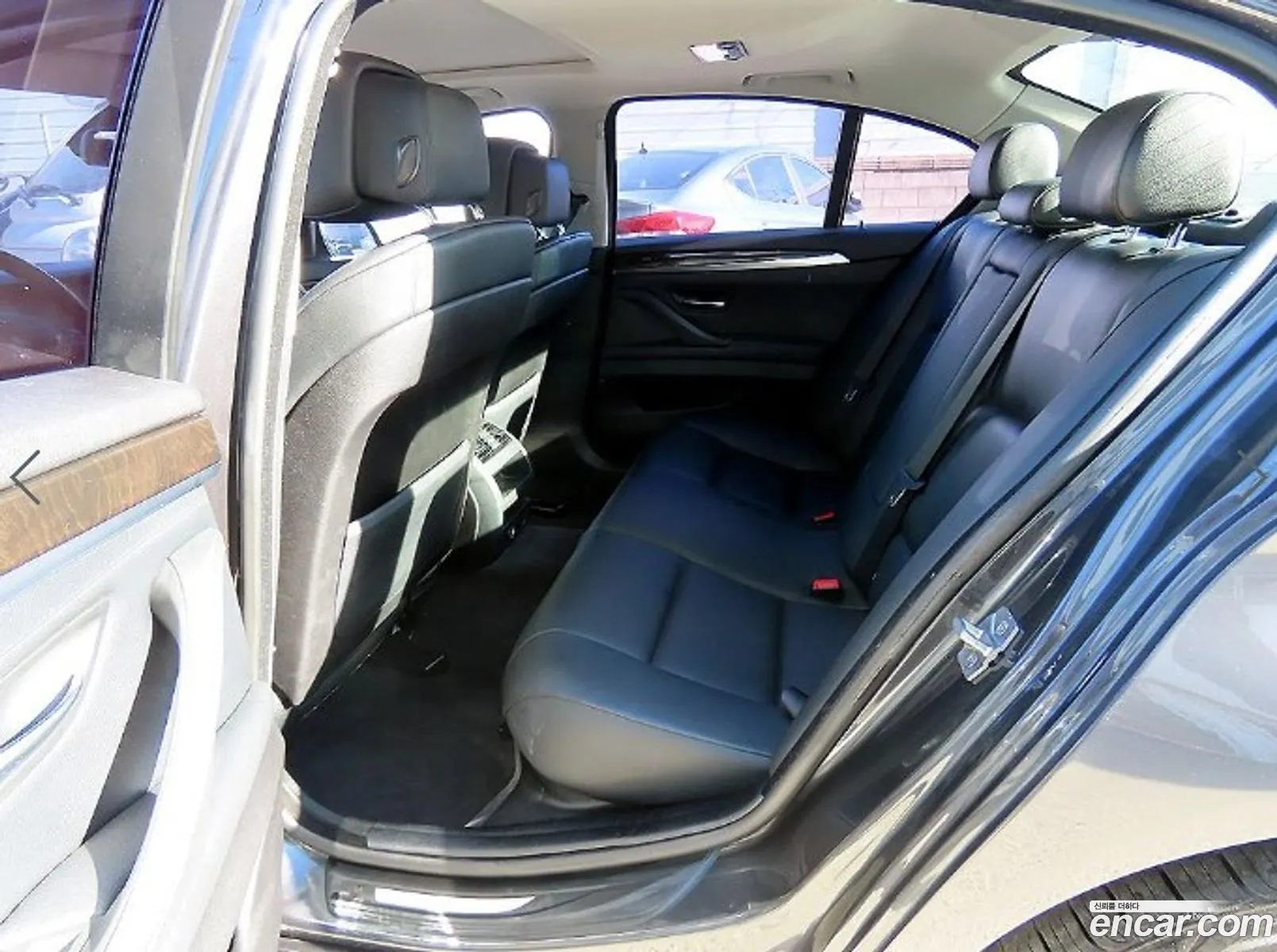 BMW 5 Series 2011 — 16