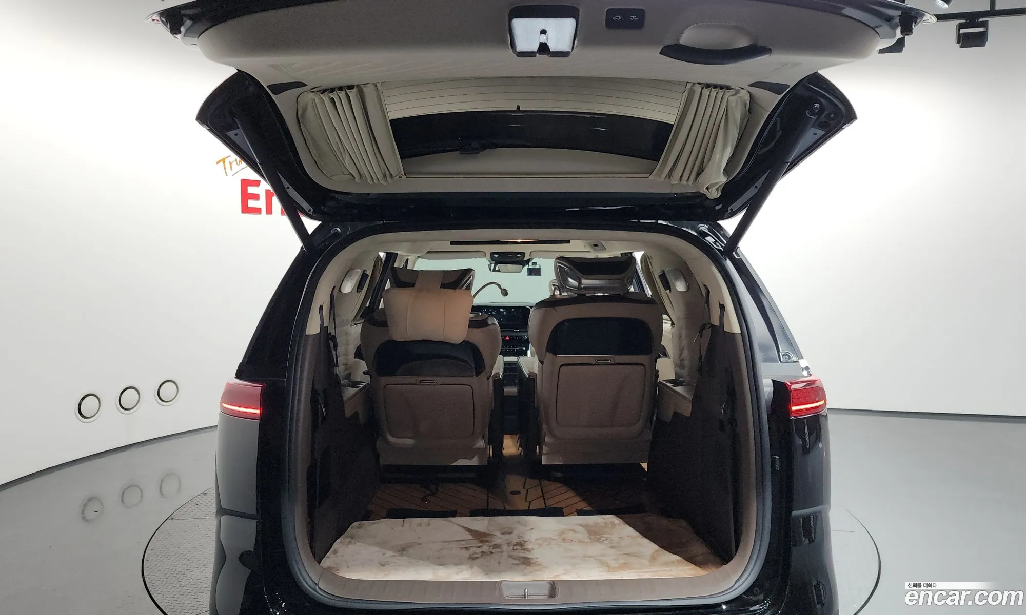 Kia Carnival 2021 — 28