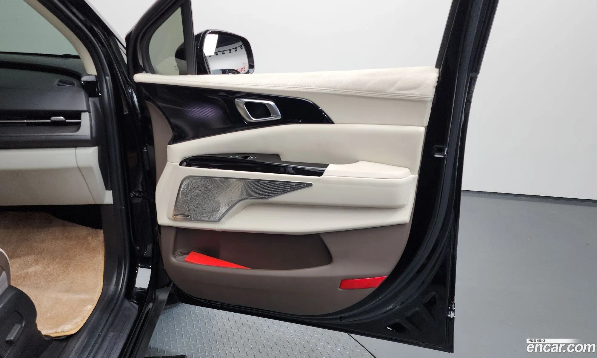 Kia Carnival 2021 — 4