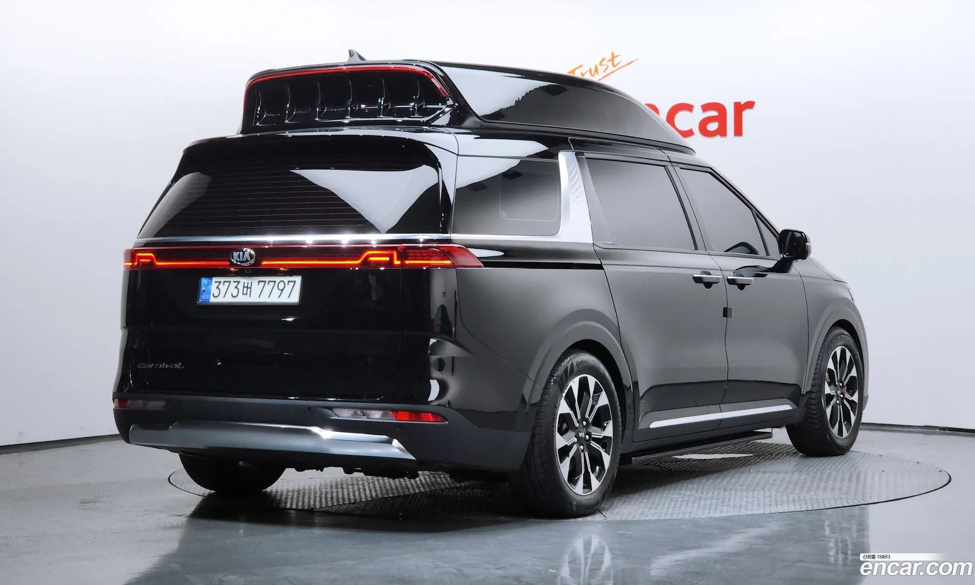 Kia Carnival 2021 — 20