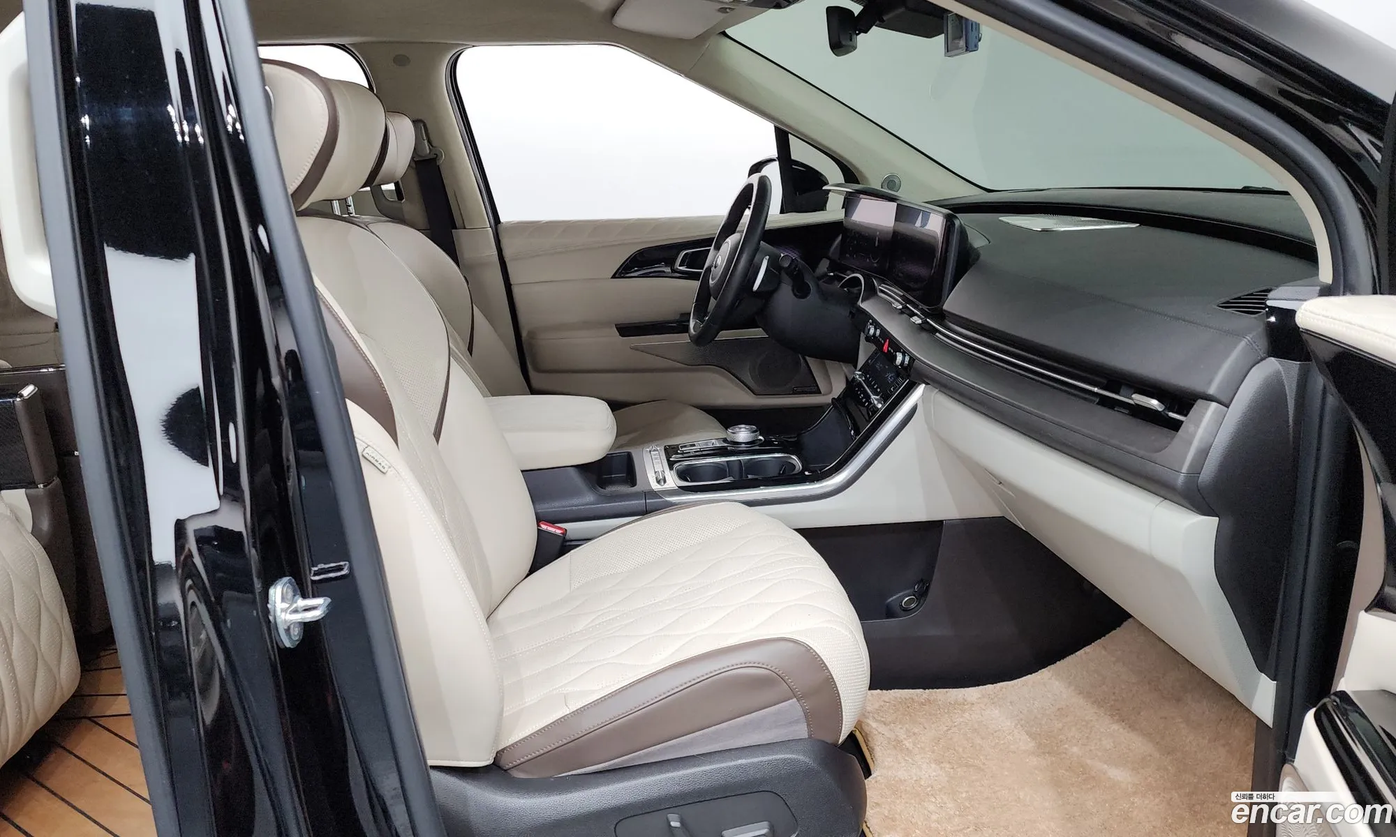 Kia Carnival 2021 — 24