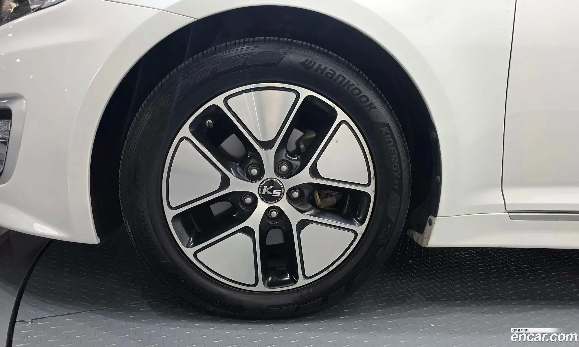 Kia K5 Hybrid 2011 — 17