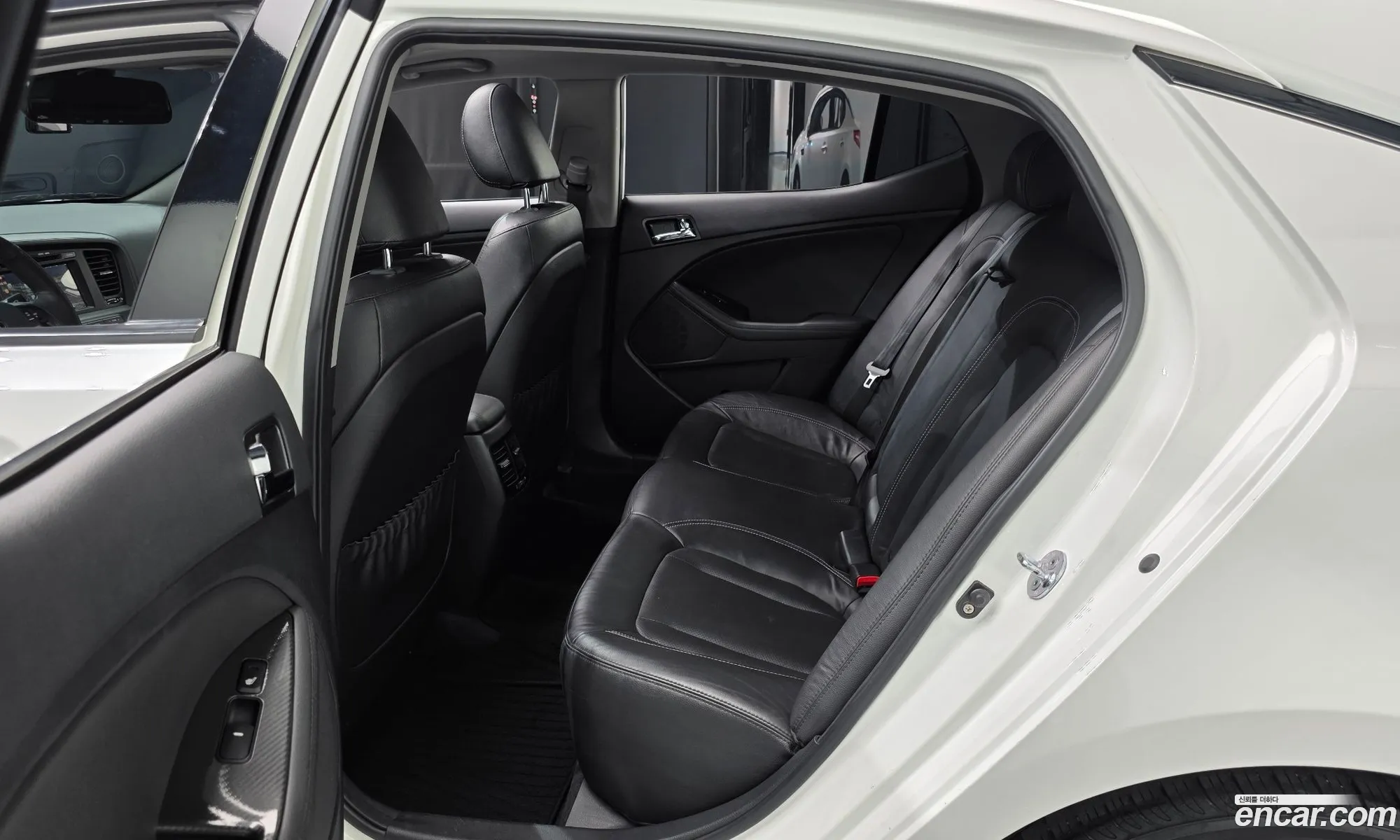 Kia K5 Hybrid 2011 — 10