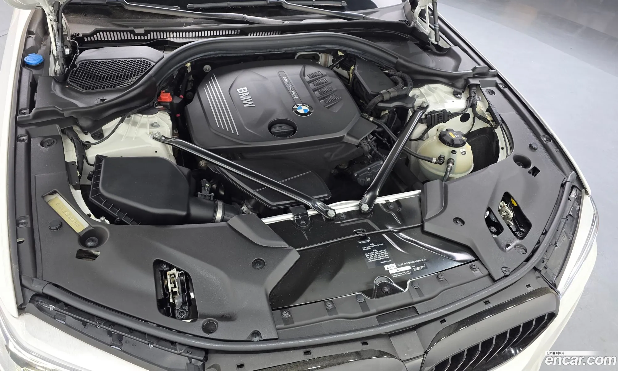 BMW 5 Series 2017 WBAJC3102JG995933 — 9