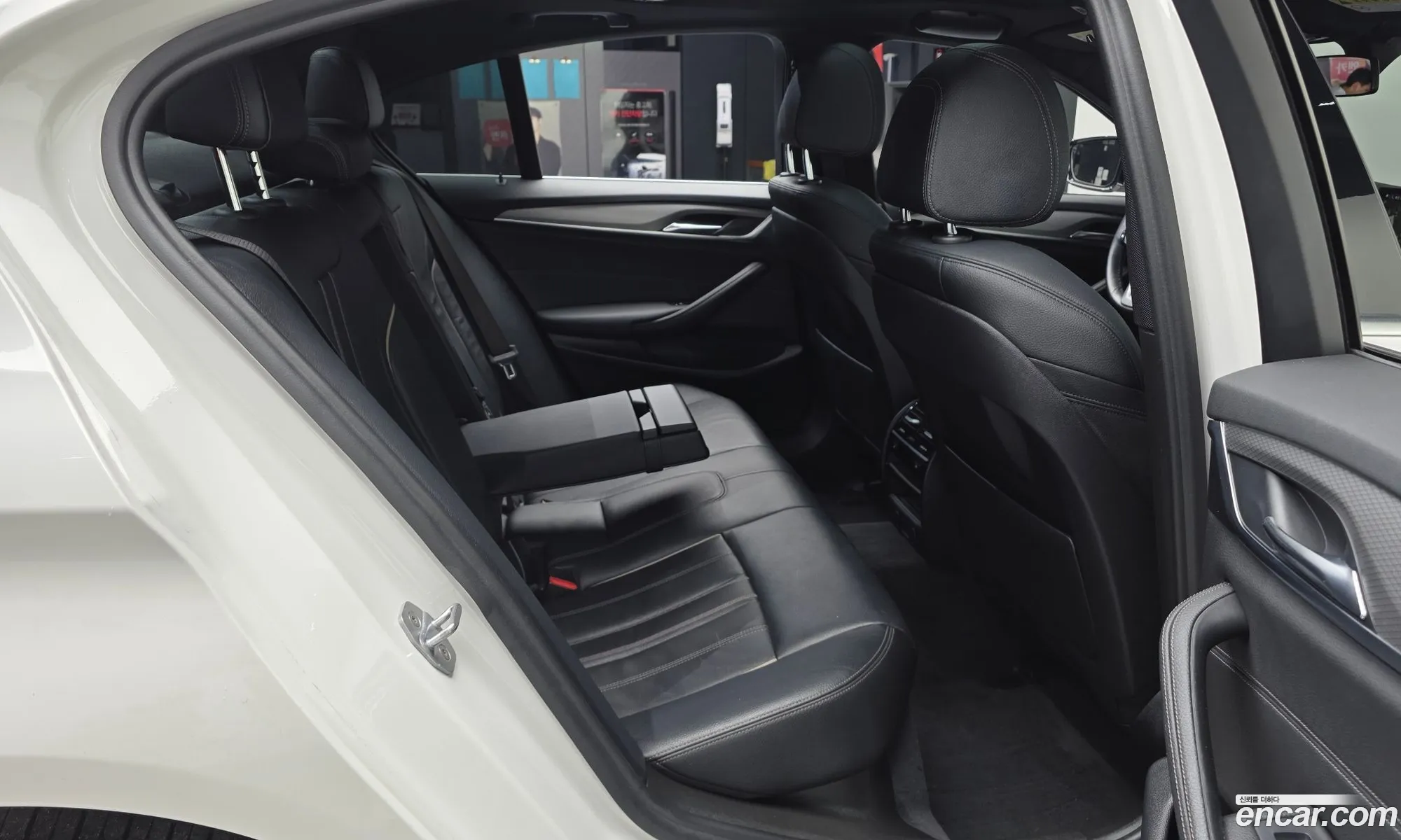 BMW 5 Series 2017 WBAJC3102JG995933 — 11