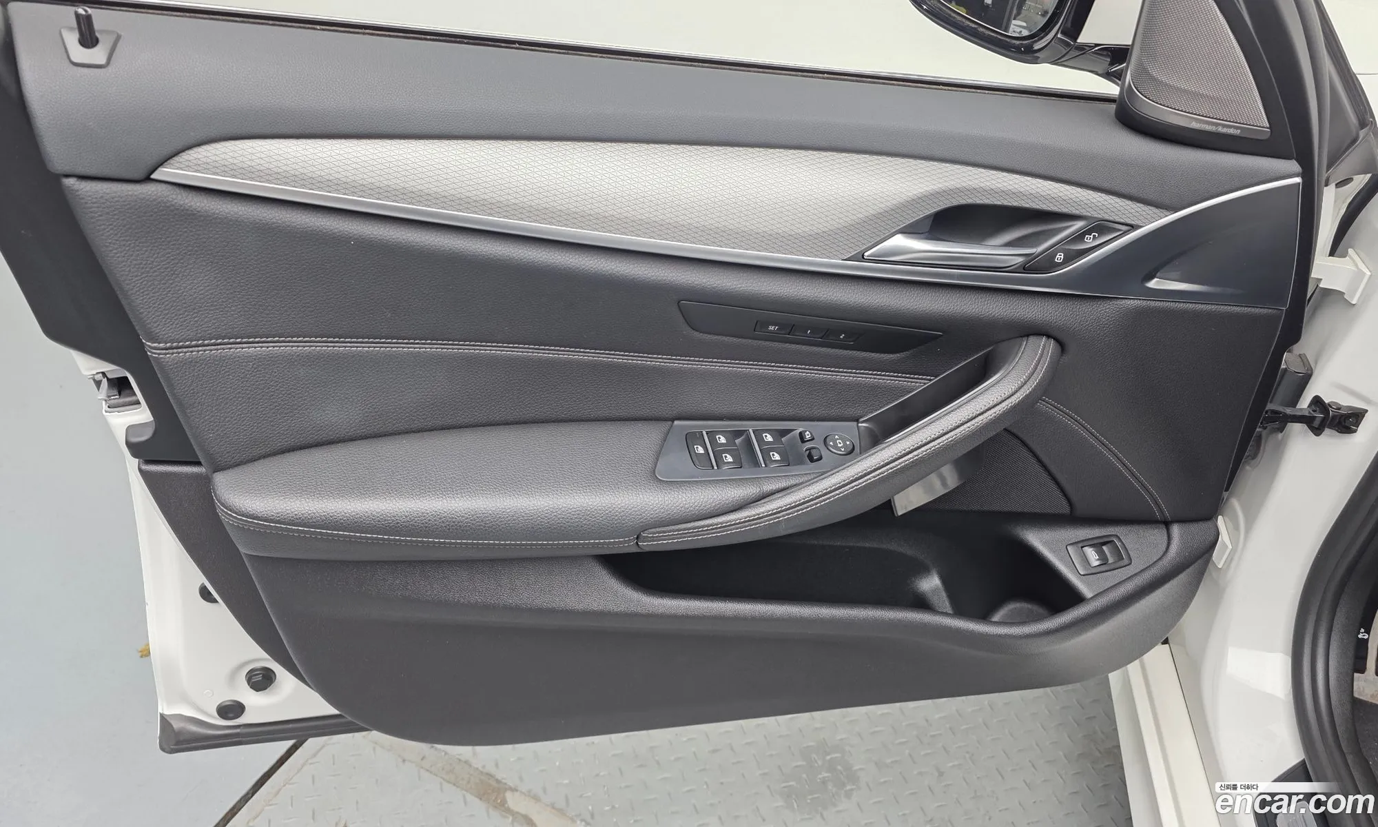 BMW 5 Series 2017 WBAJC3102JG995933 — 6