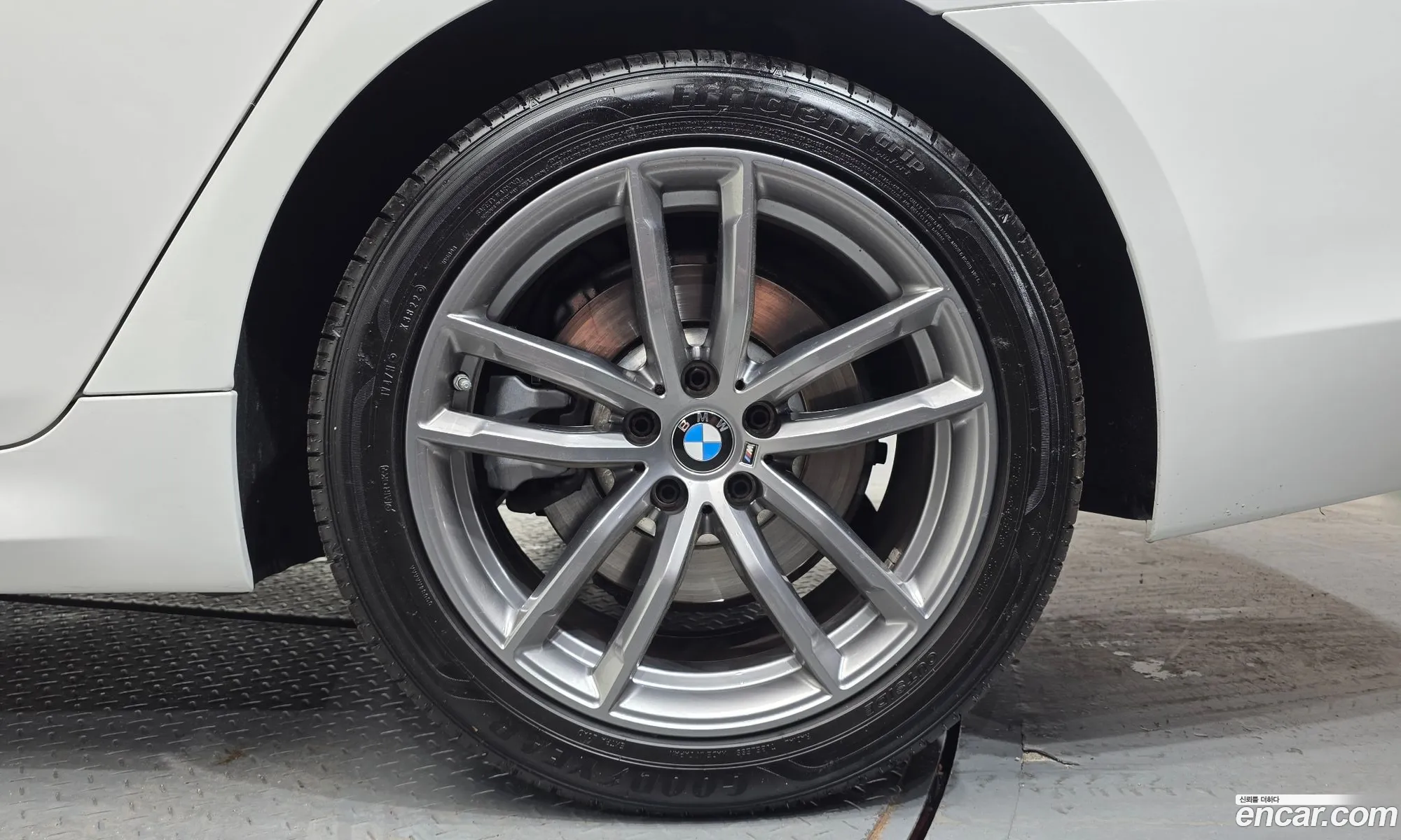 BMW 5 Series 2017 WBAJC3102JG995933 — 22