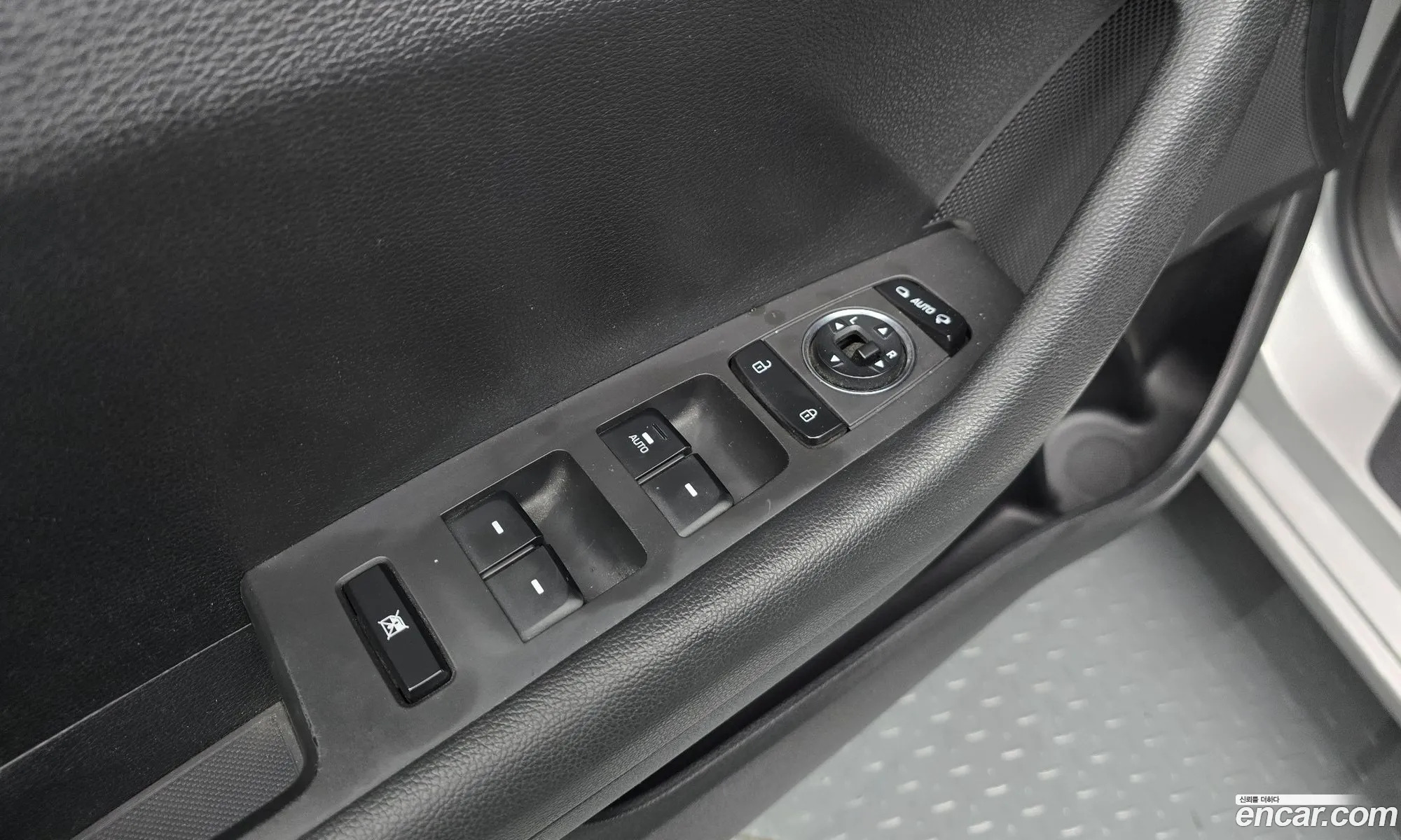 Hyundai LF Sonata 2014 — 15