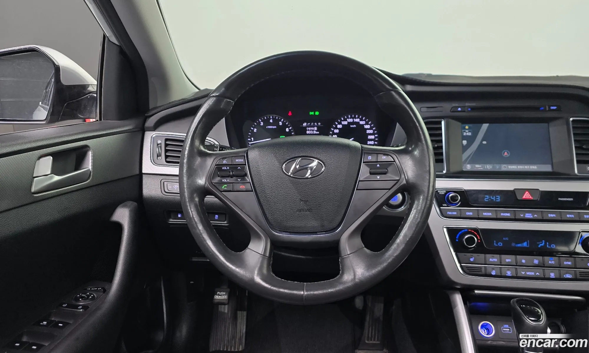 Hyundai LF Sonata 2014 — 18