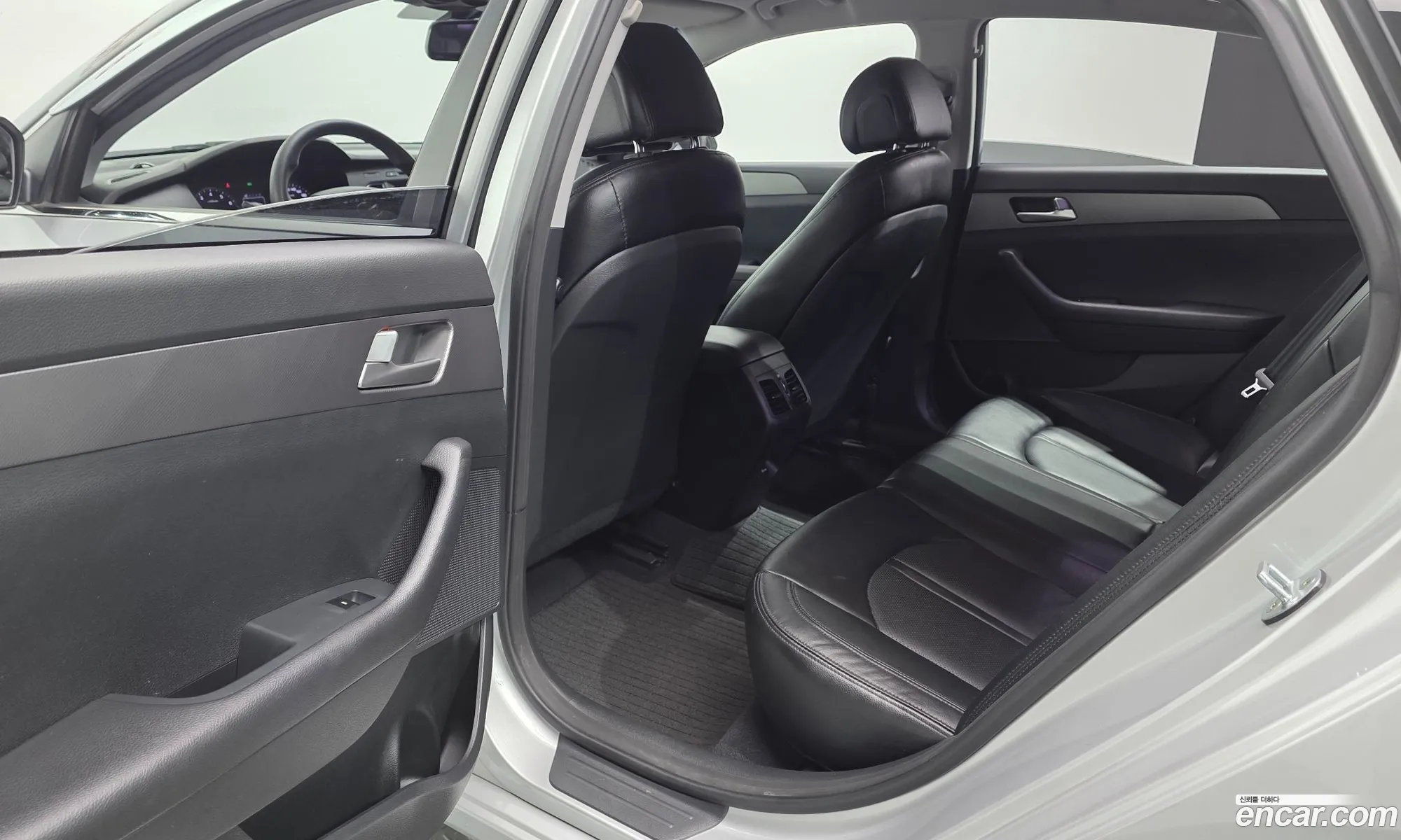 Hyundai LF Sonata 2014 — 4
