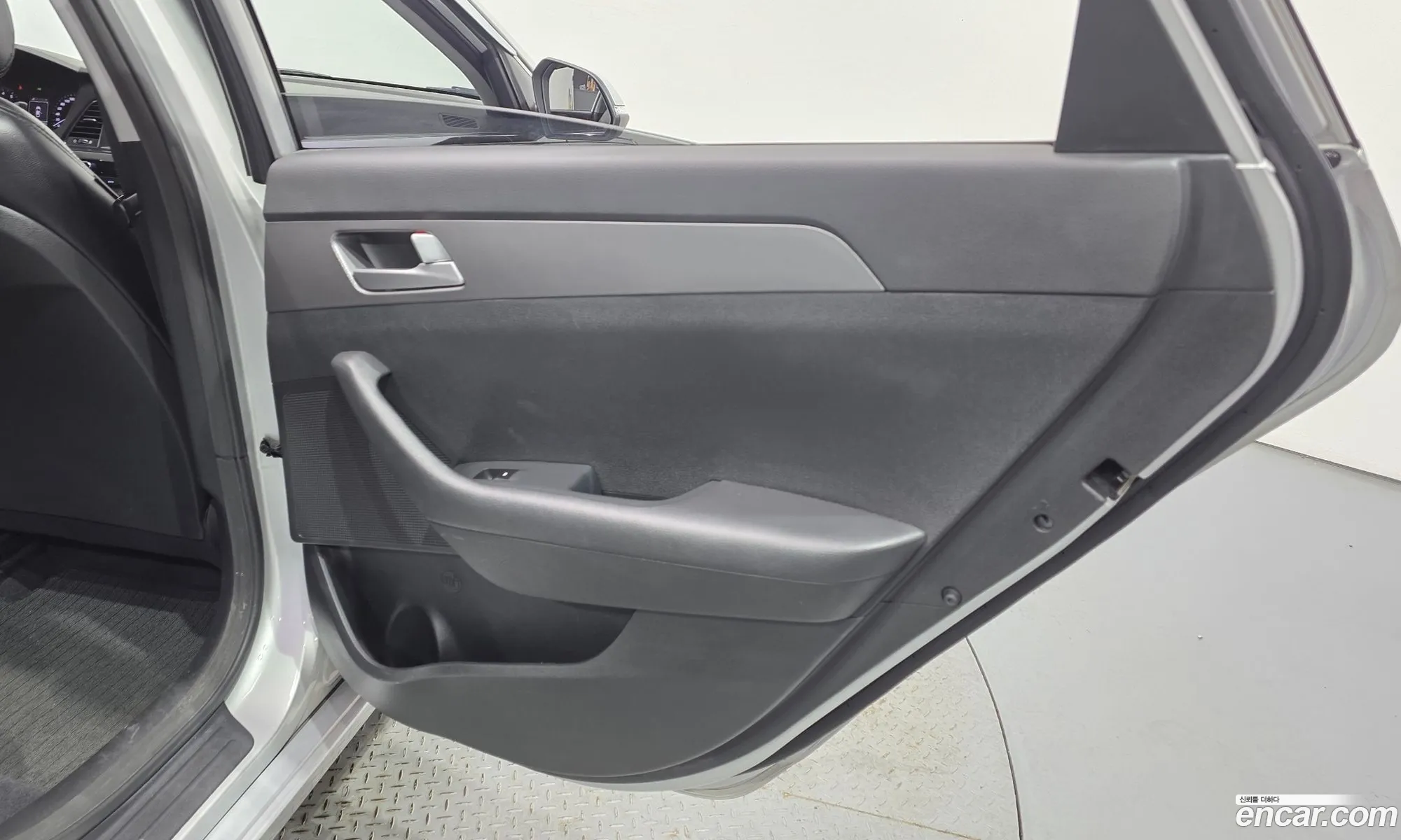 Hyundai LF Sonata 2014 — 20