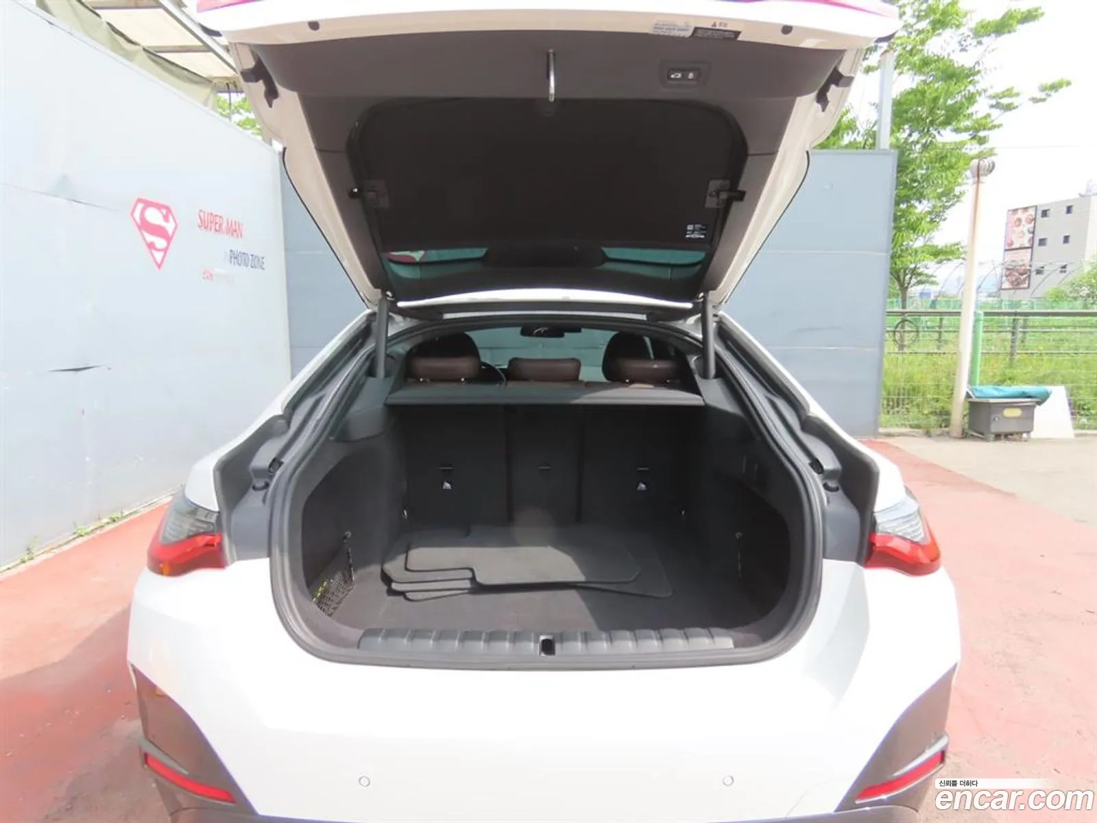 BMW i4 2023 — 10