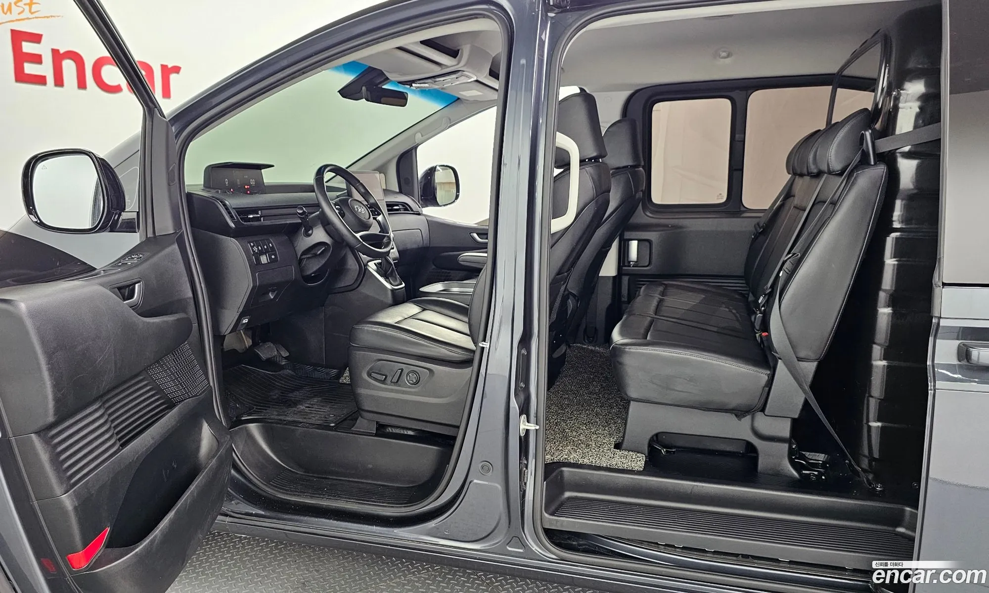 Hyundai Staria 2021 — 23