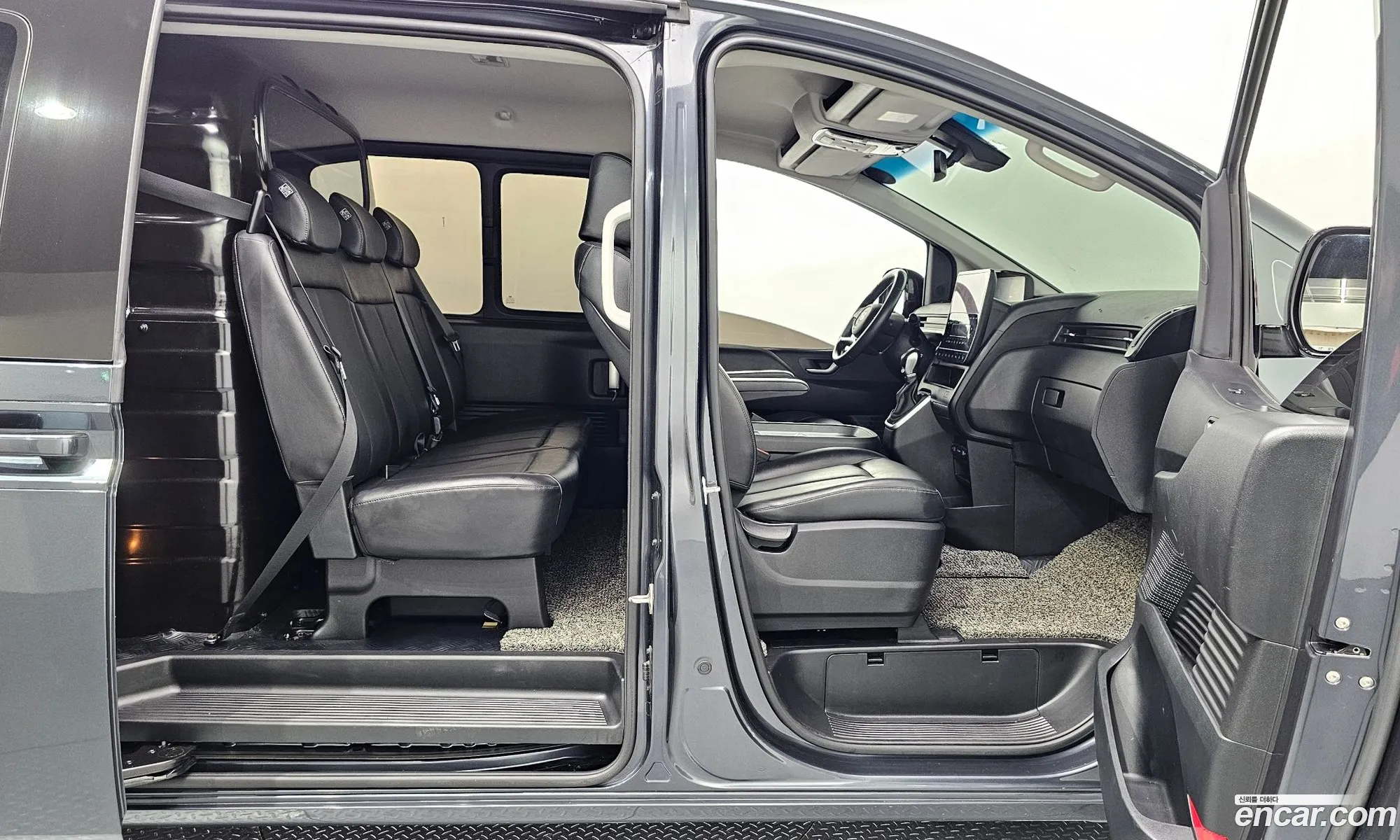 Hyundai Staria 2021 — 29