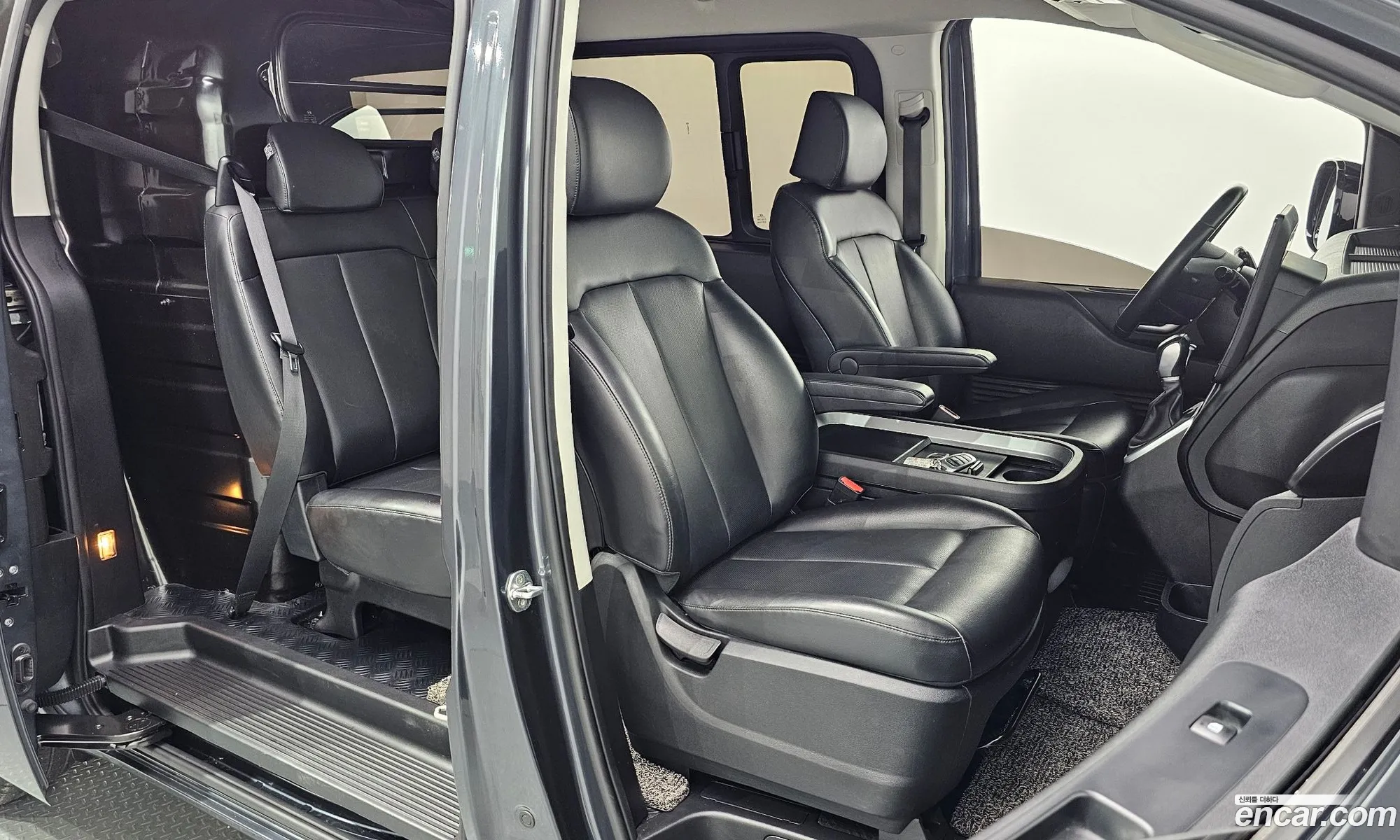 Hyundai Staria 2021 — 3