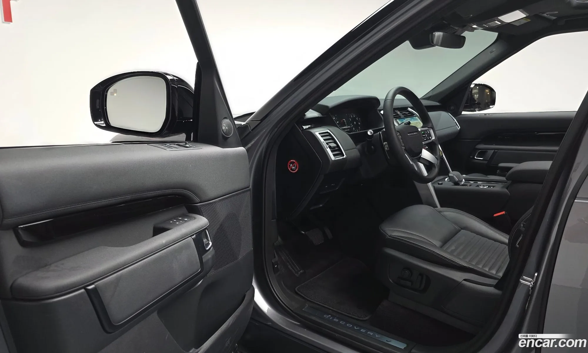 Land Rover Discovery 5 2025 — 18