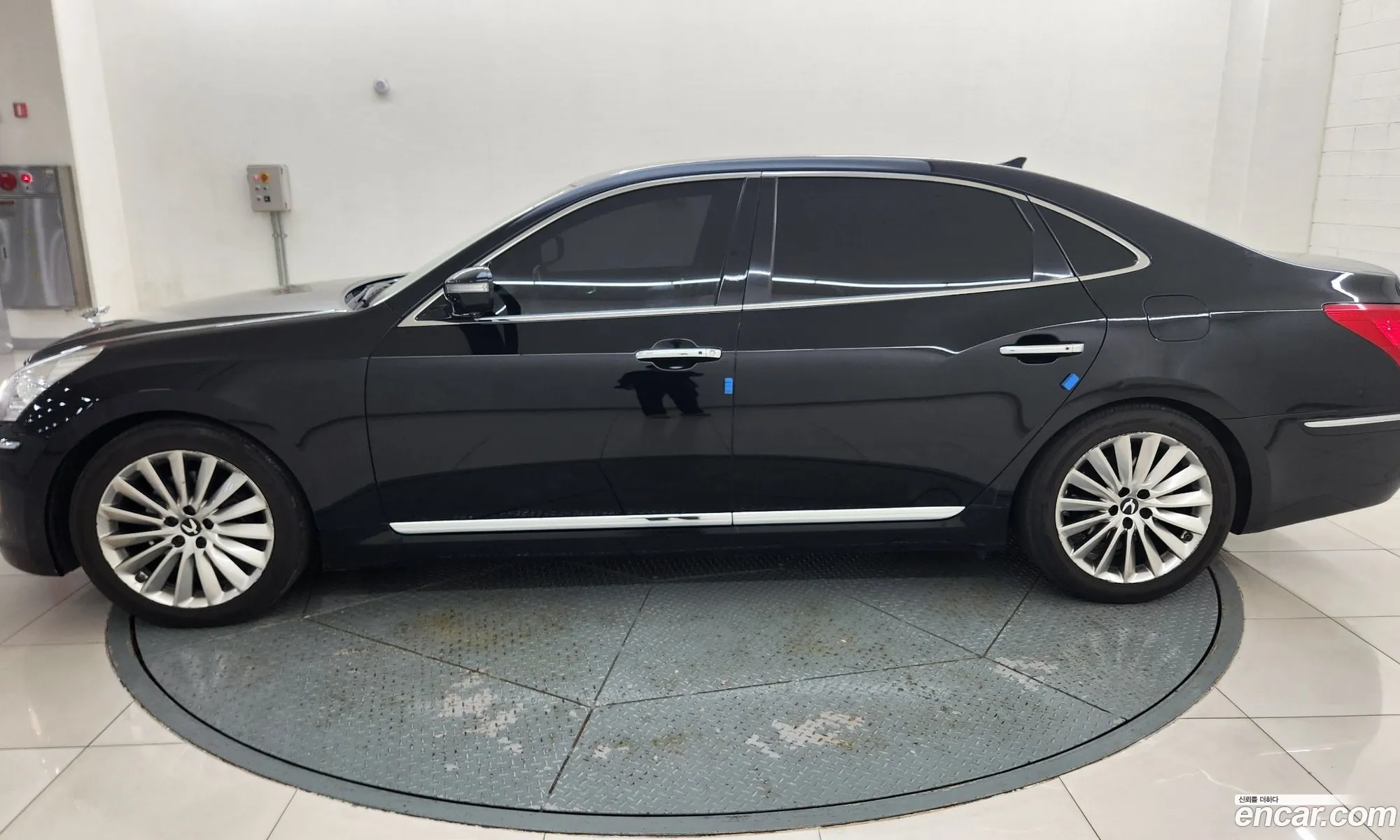 Hyundai Equus 2009 — 2