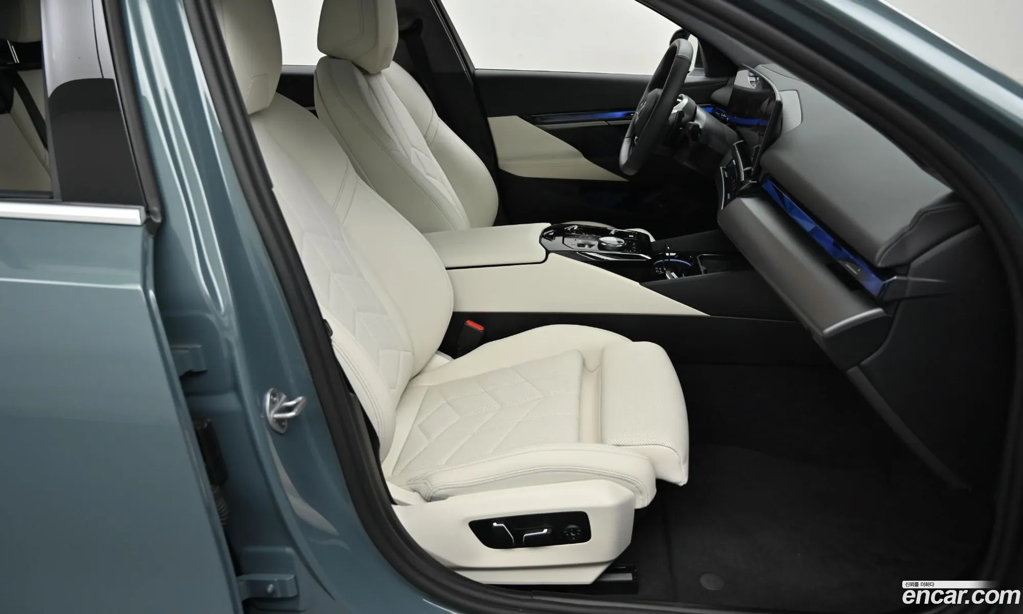 BMW 5 Series 2025 — 19
