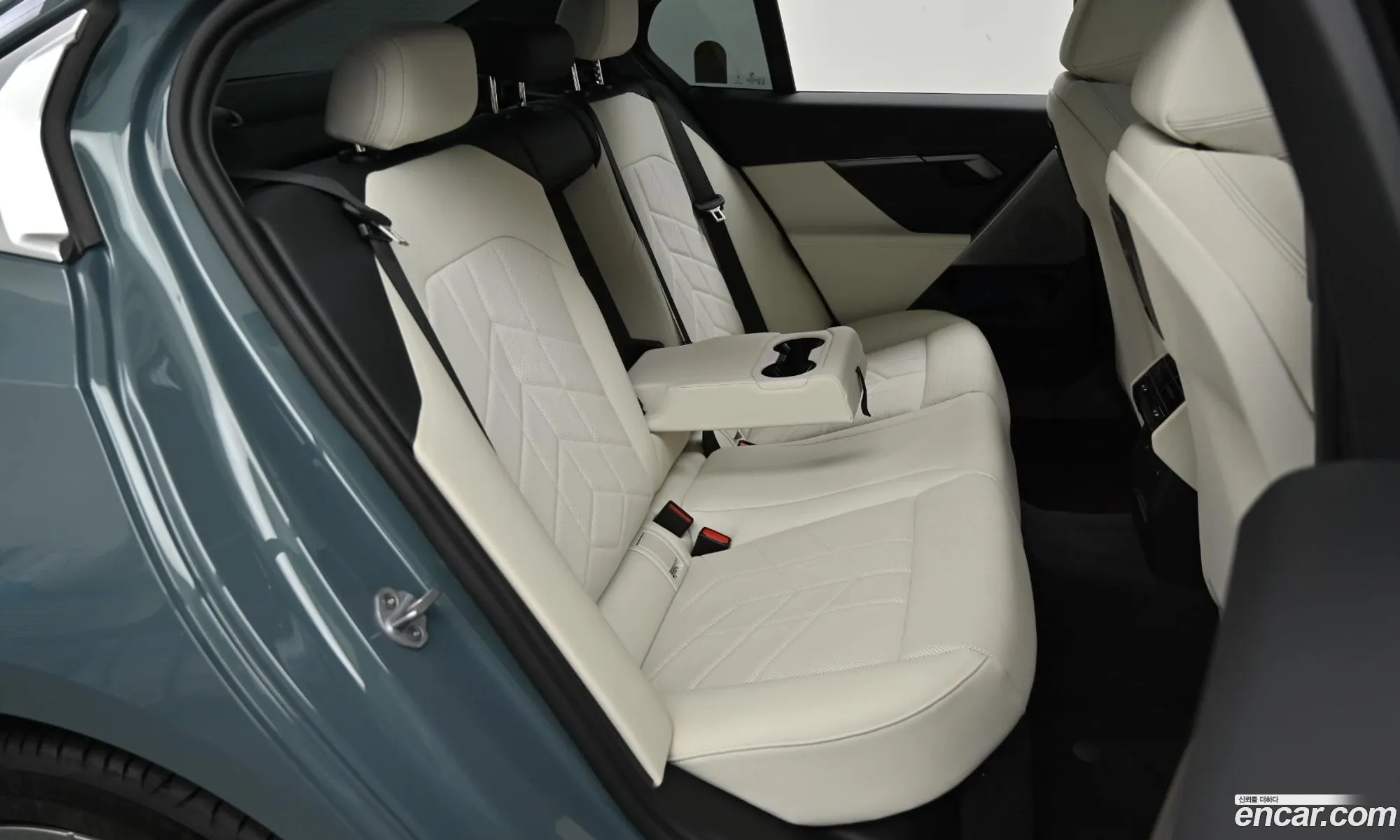 BMW 5 Series 2025 — 14