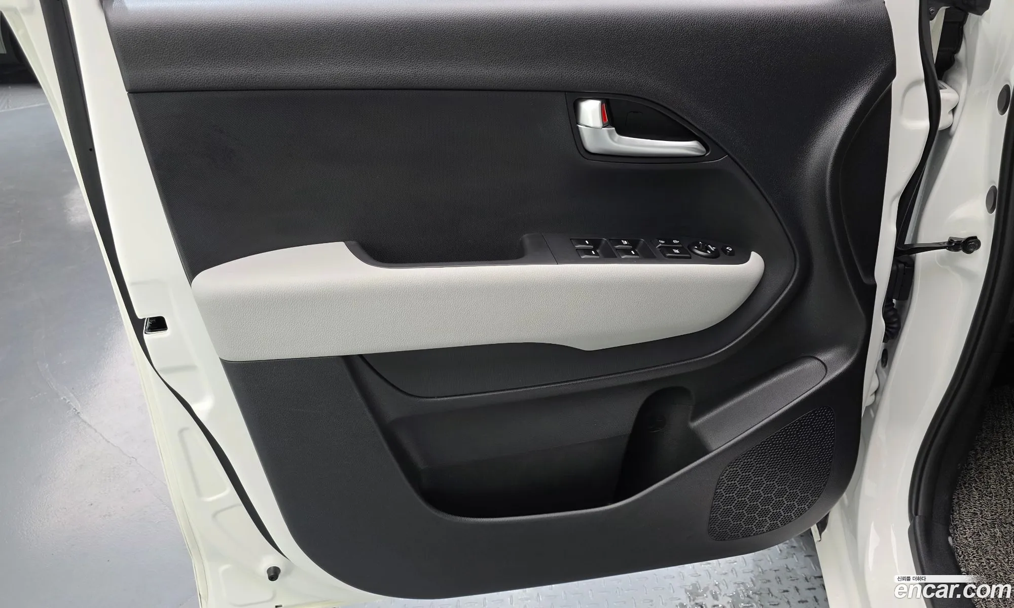 Kia Kia Ray EV 2025 — 4