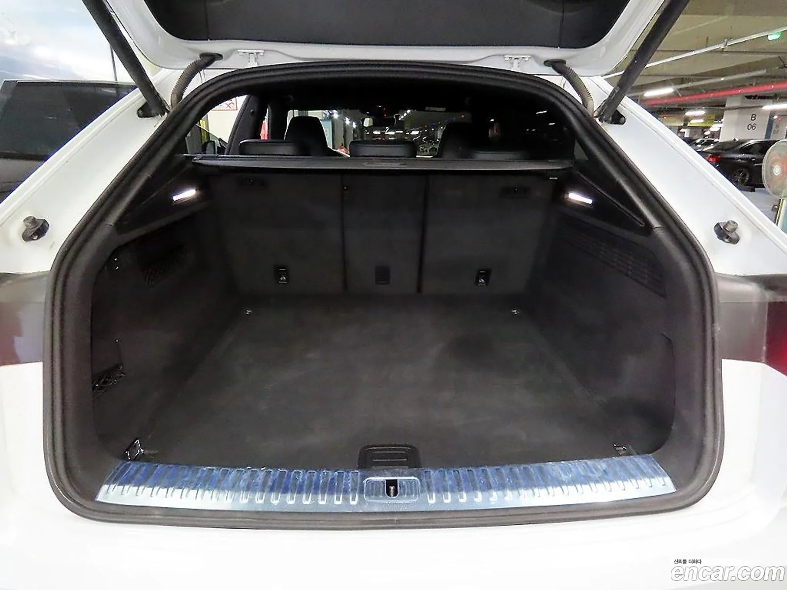 Audi Q8 2021 — 18
