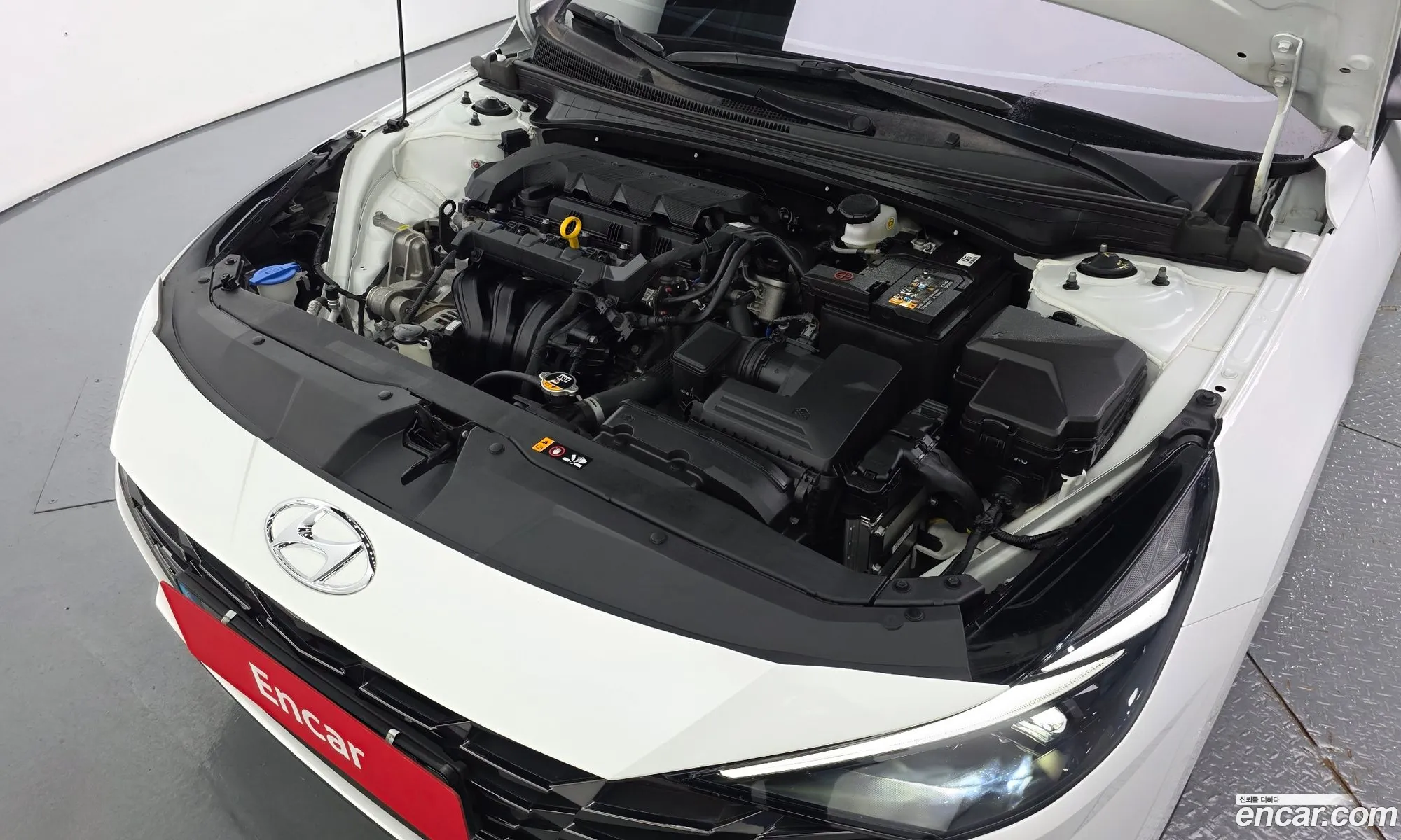 Hyundai Elantra 2023 — 24