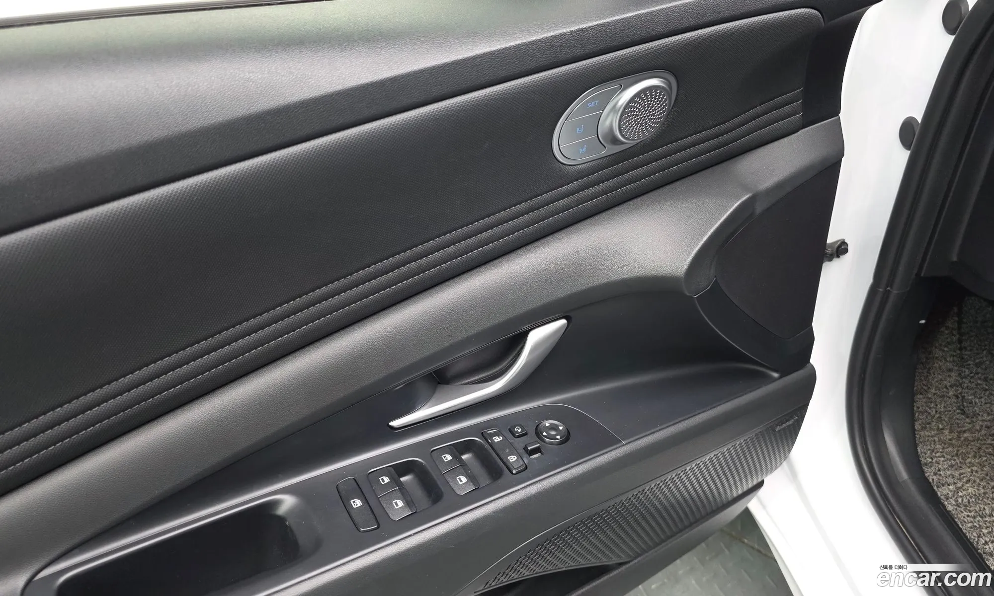 Hyundai Elantra 2023 — 30