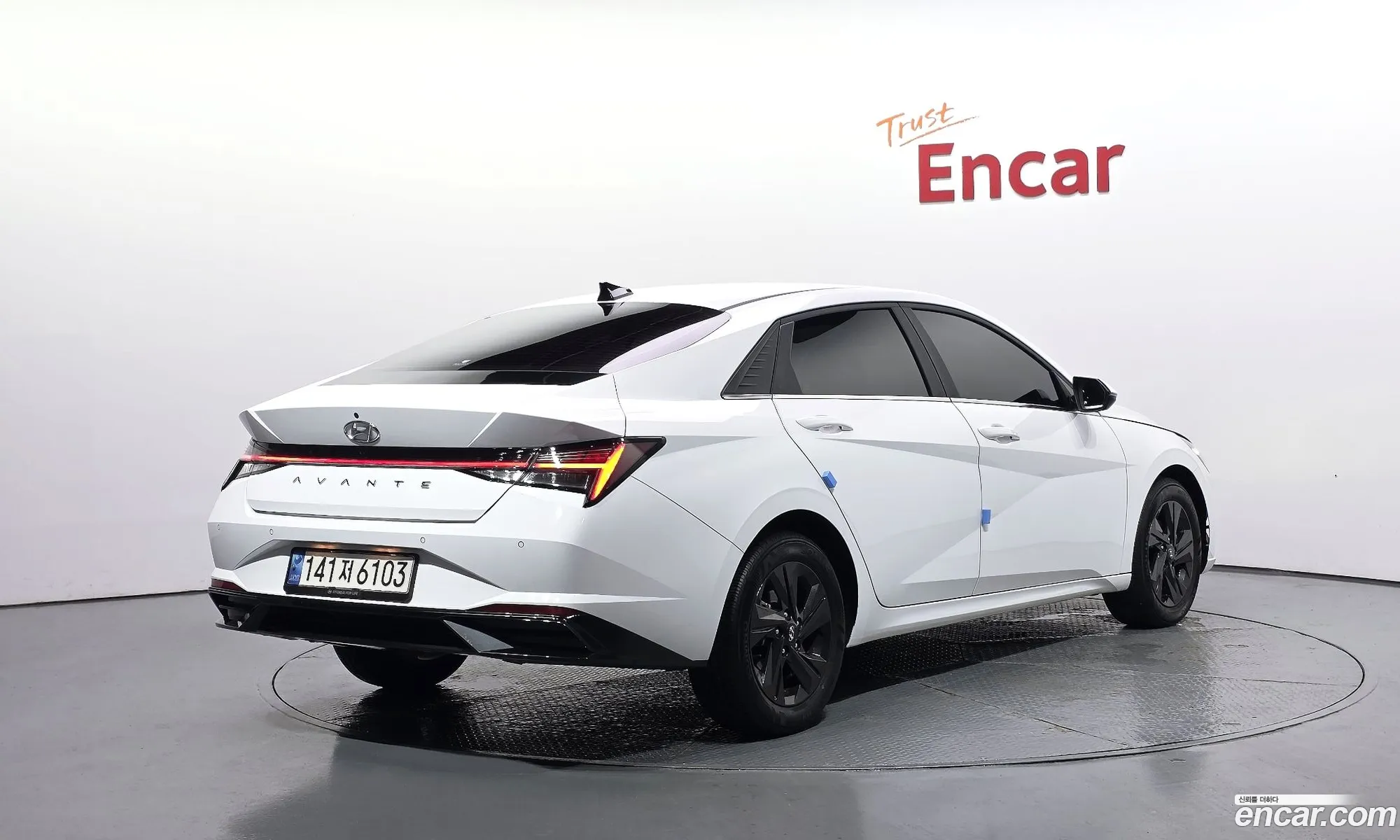 Hyundai Elantra 2023 — 14