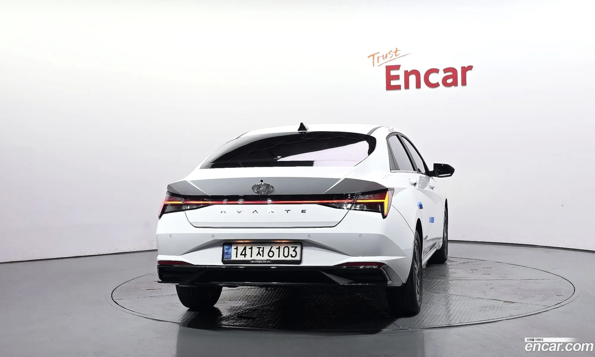 Hyundai Elantra 2023 — 28