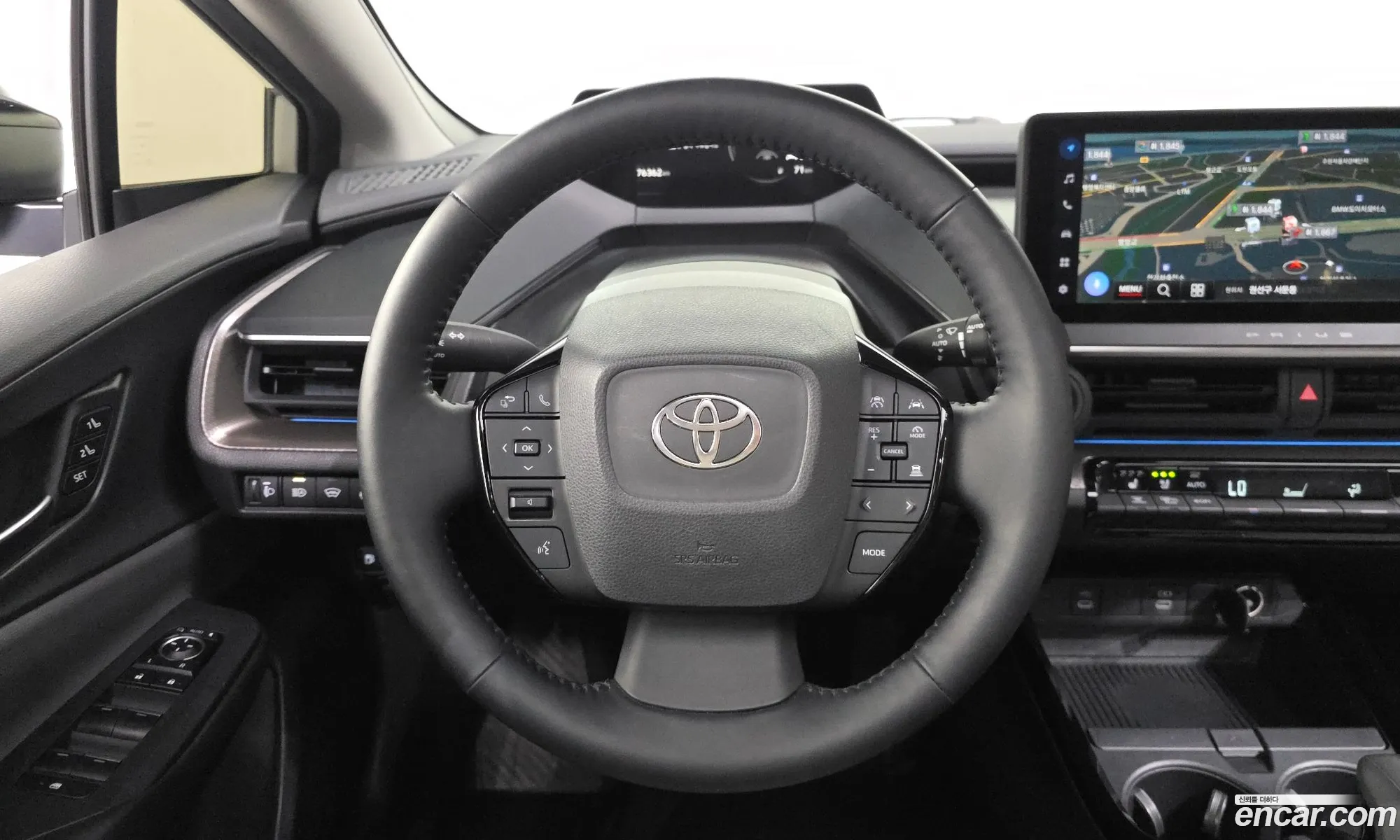 Toyota Prius 2023 JTDACBAU7R3014935 — 4