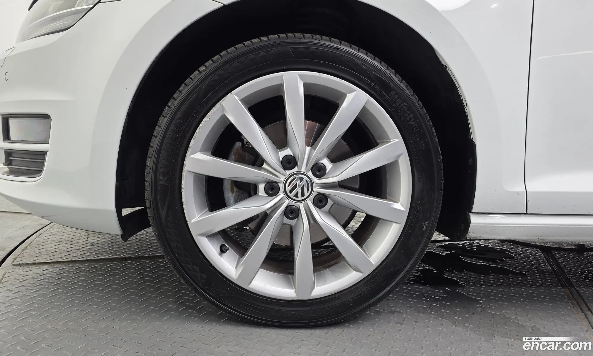 Volkswagen Golf 7th Gen 2014 — 4