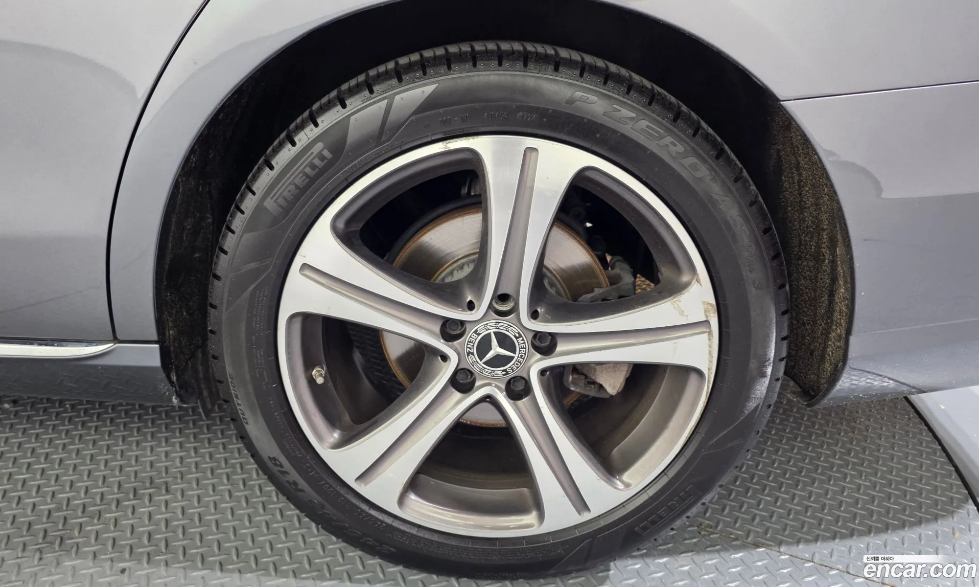 Mercedes-Benz E-Class W213 2018 — 21