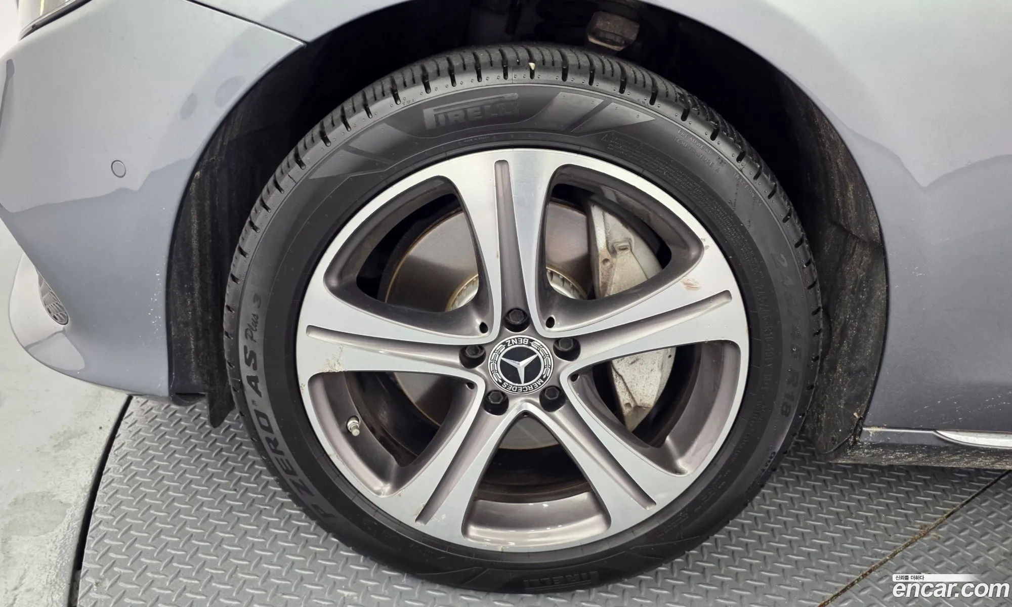 Mercedes-Benz E-Class W213 2018 — 25