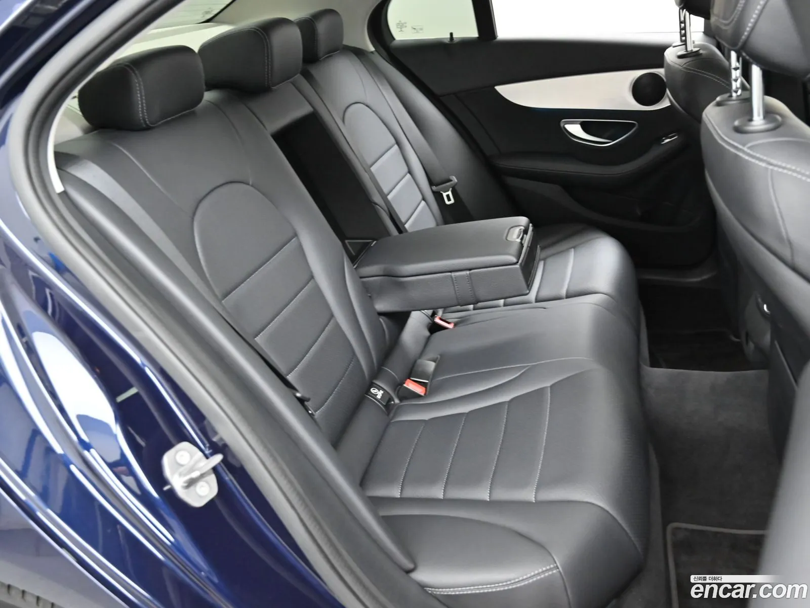 Mercedes-Benz C-Class W205 2016 — 13