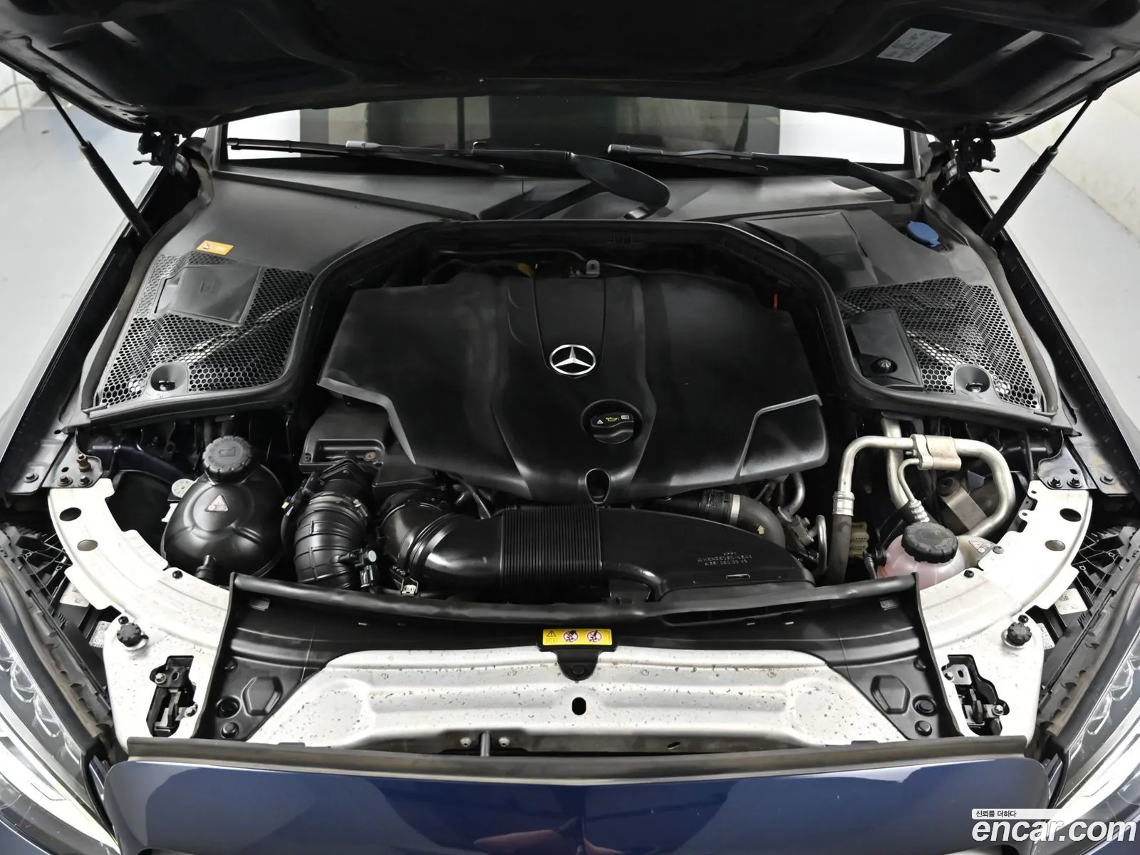 Mercedes-Benz C-Class W205 2016 — 17