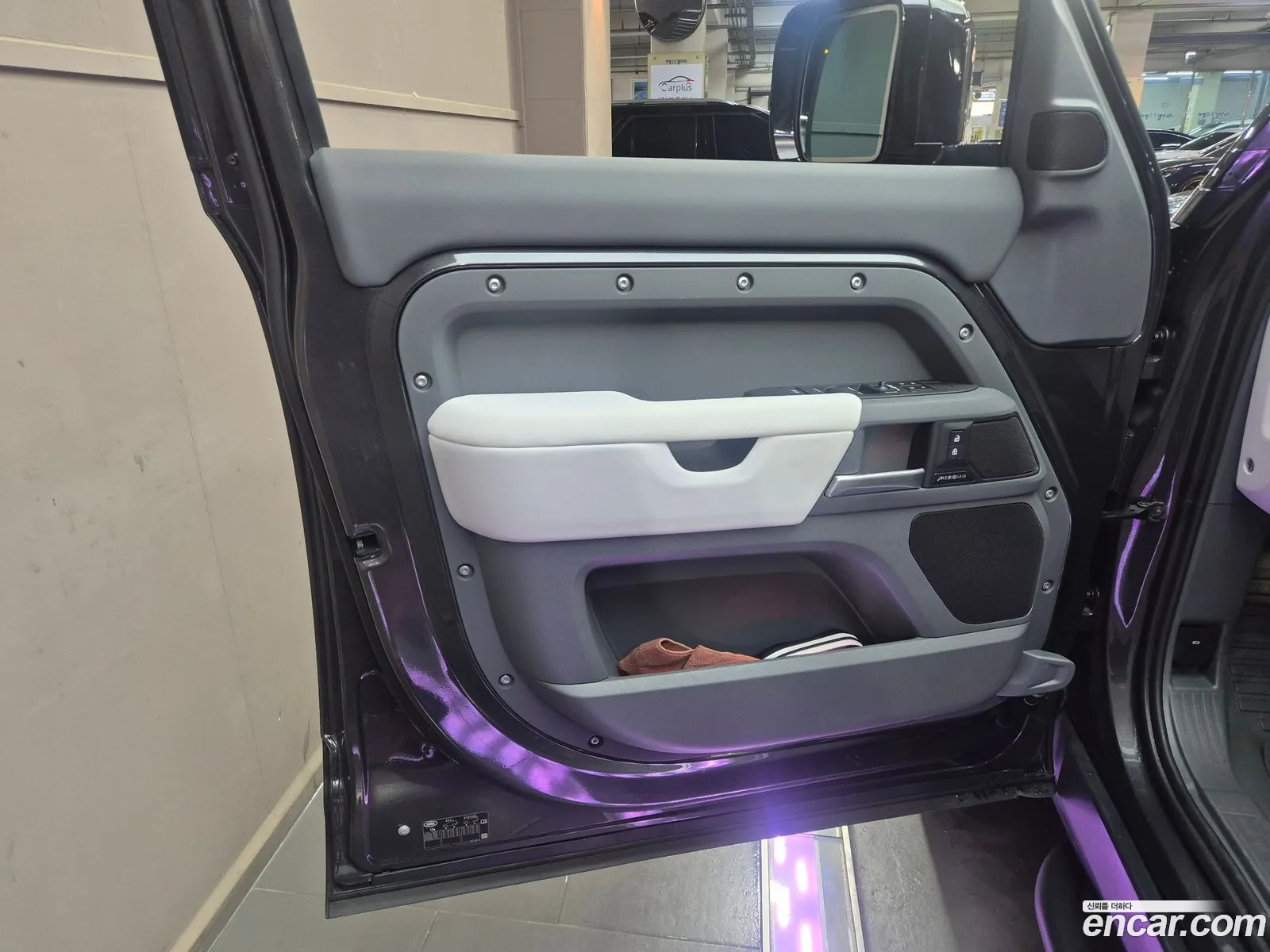 Land Rover Defender 2025 — 12