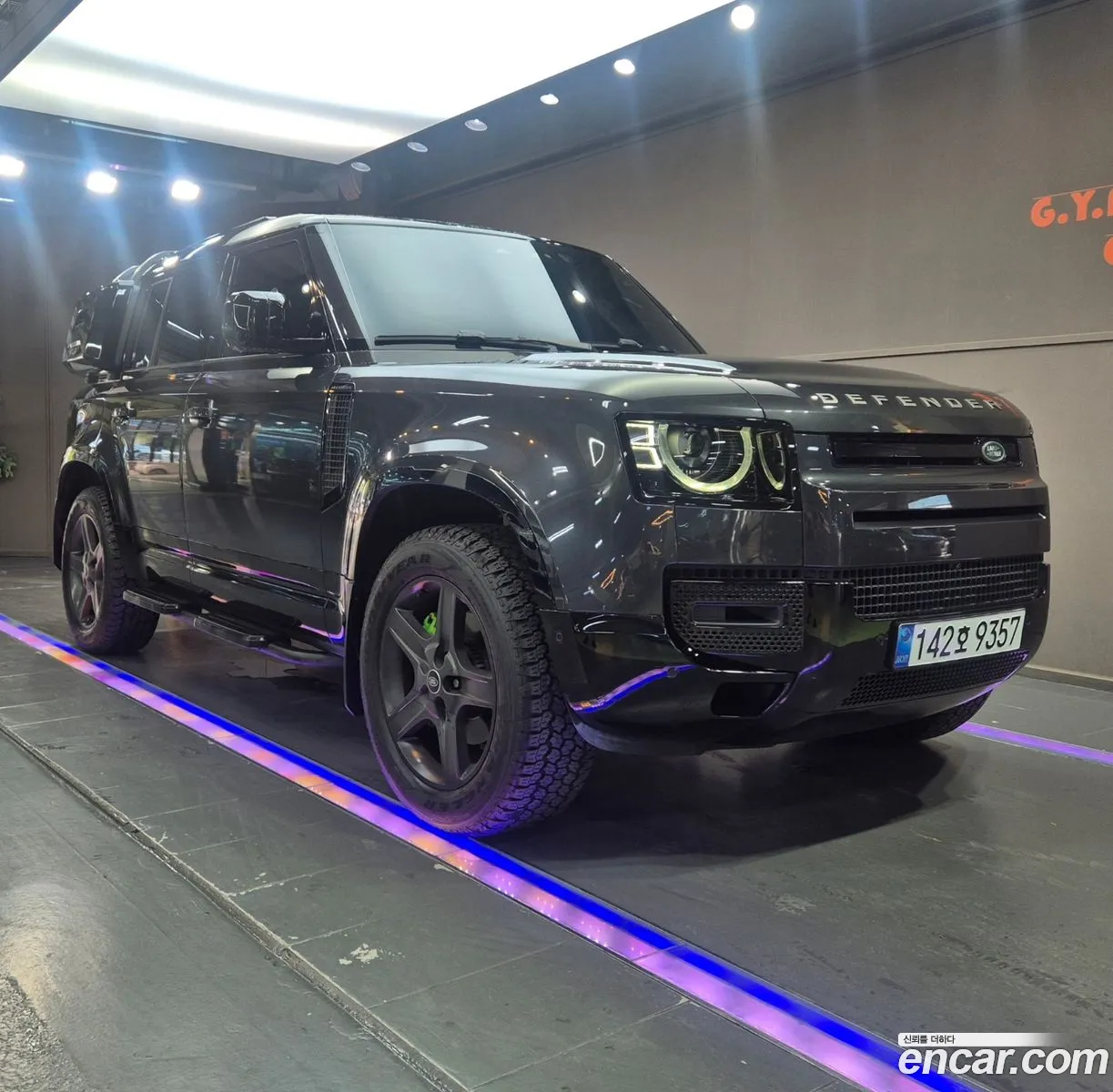 Land Rover Defender 2025 — 2