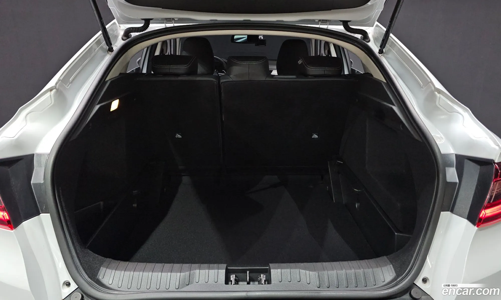 Renault Korea (Samsung) XM3 2023 — 18