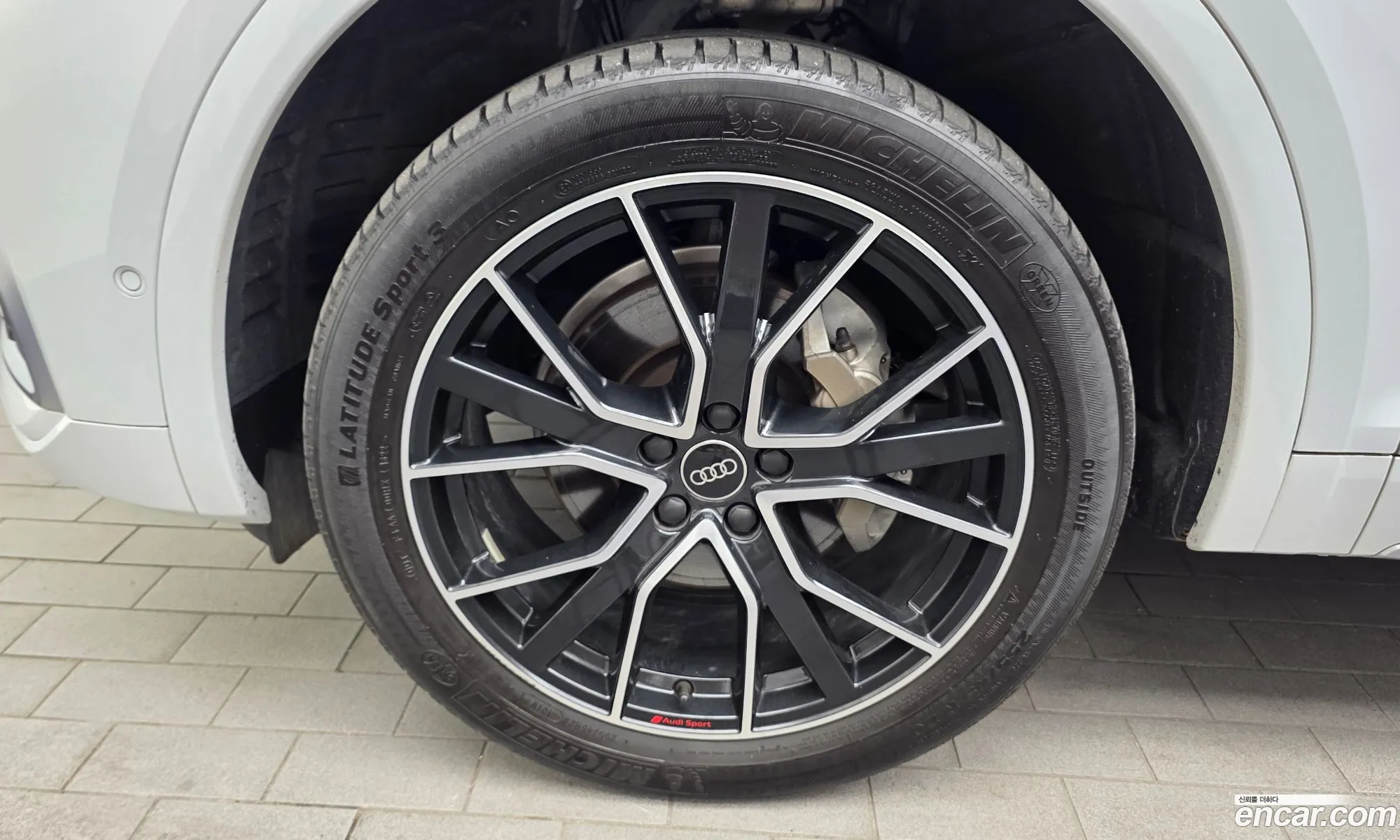Audi Q5 2023 WAUZZZFY6P2041002 — 3