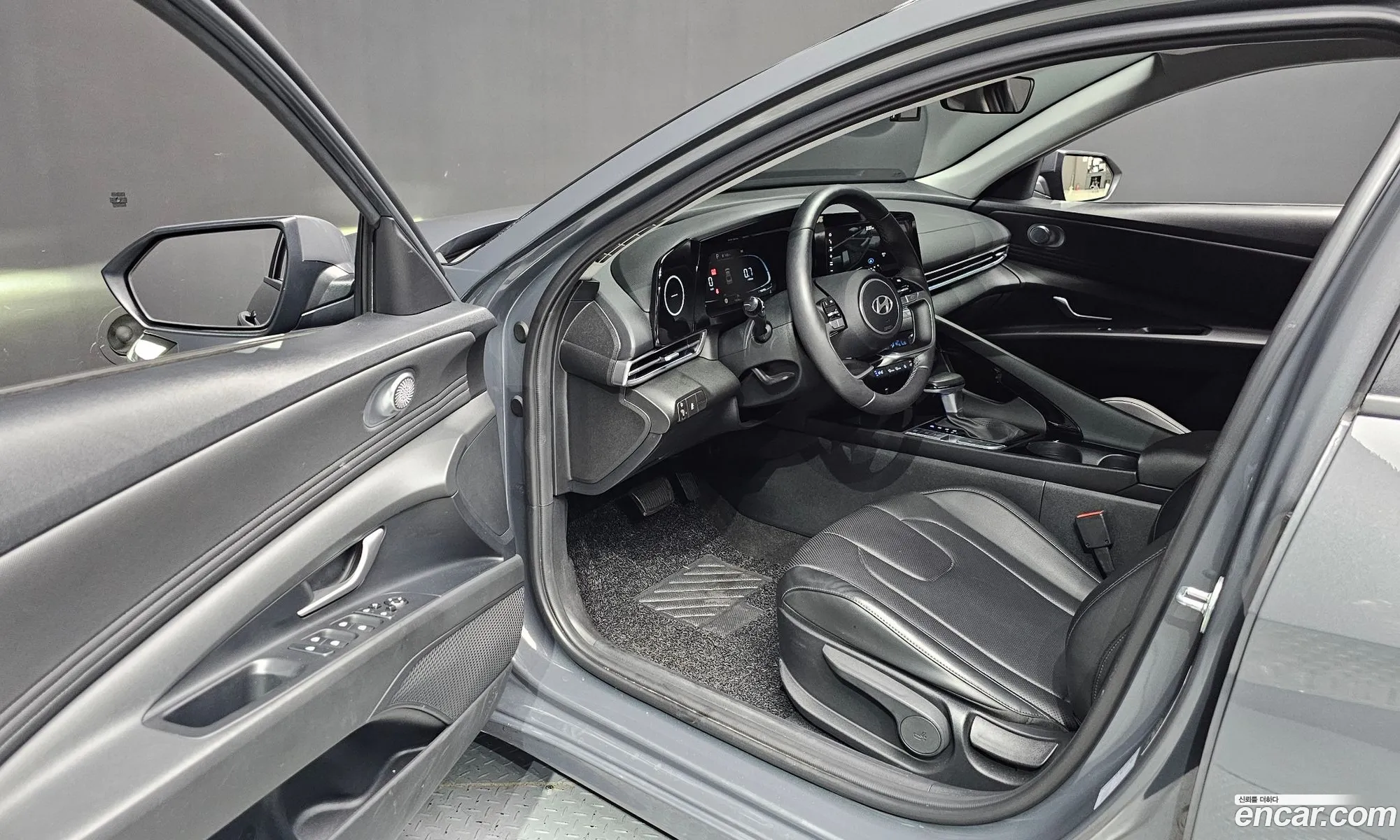 Hyundai Elantra 2023 — 19