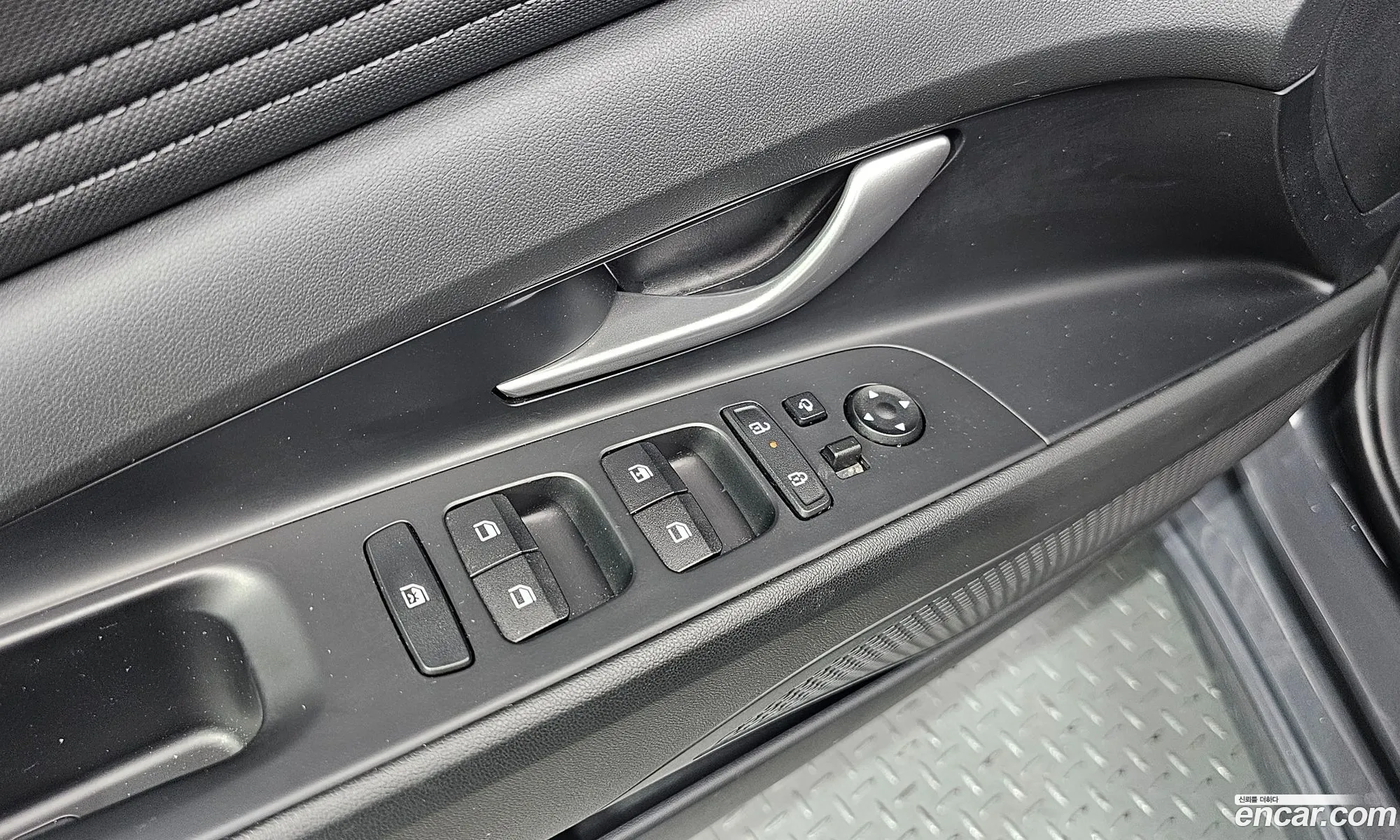 Hyundai Elantra 2023 — 13