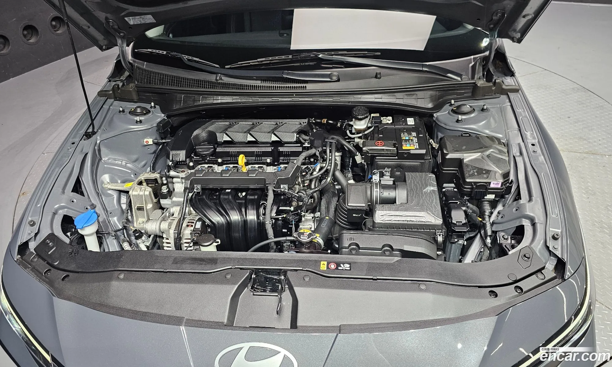 Hyundai Elantra 2023 — 14