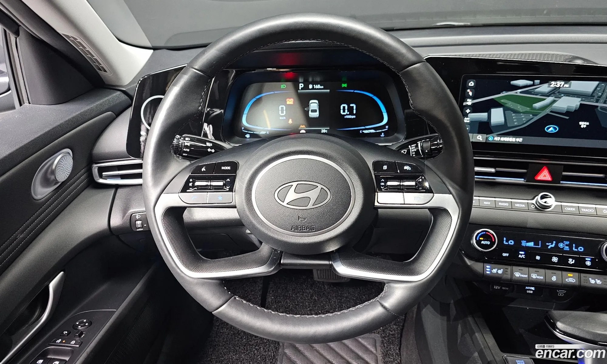 Hyundai Elantra 2023 — 2